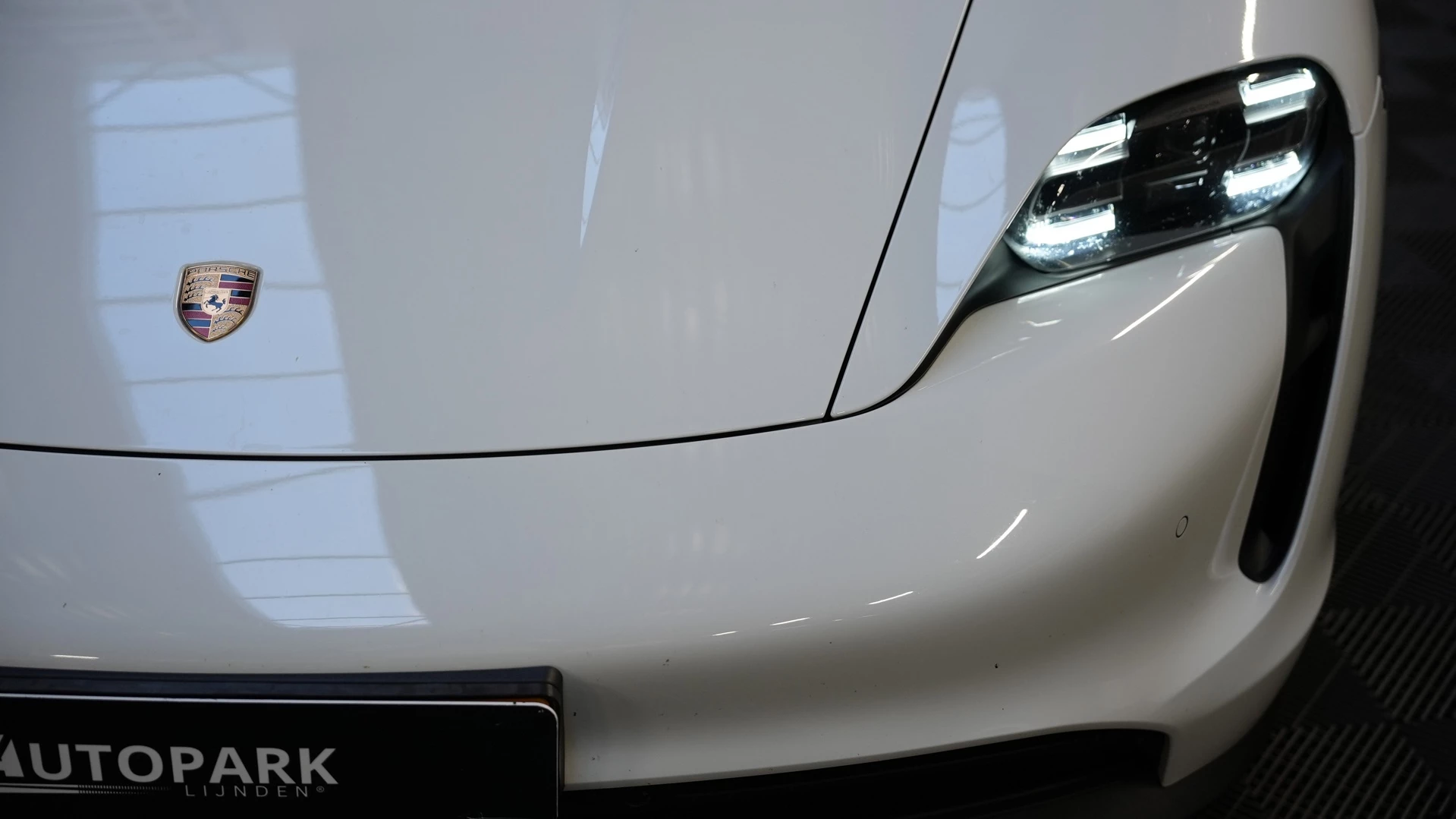 Hoofdafbeelding Porsche Taycan