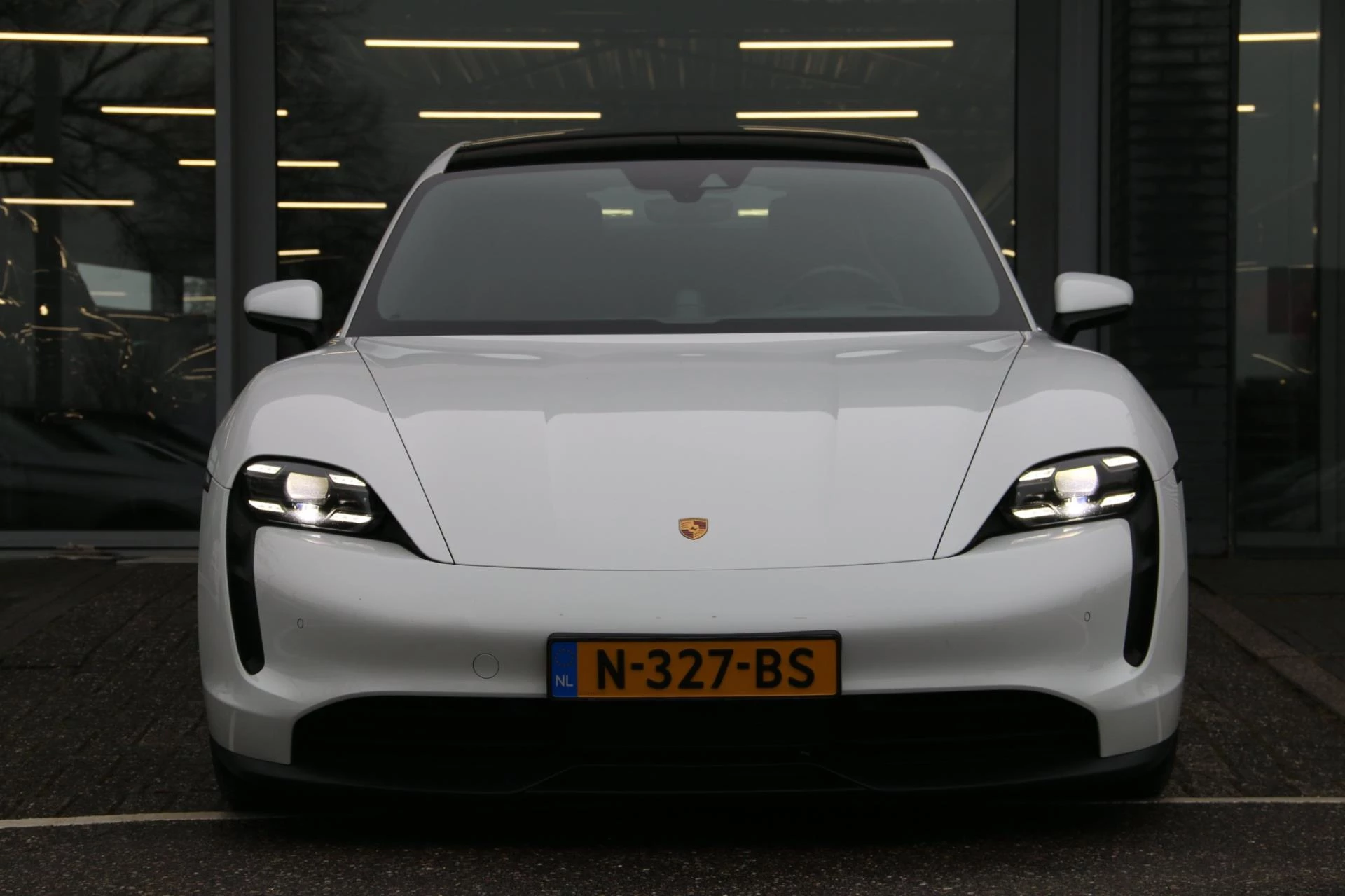 Hoofdafbeelding Porsche Taycan