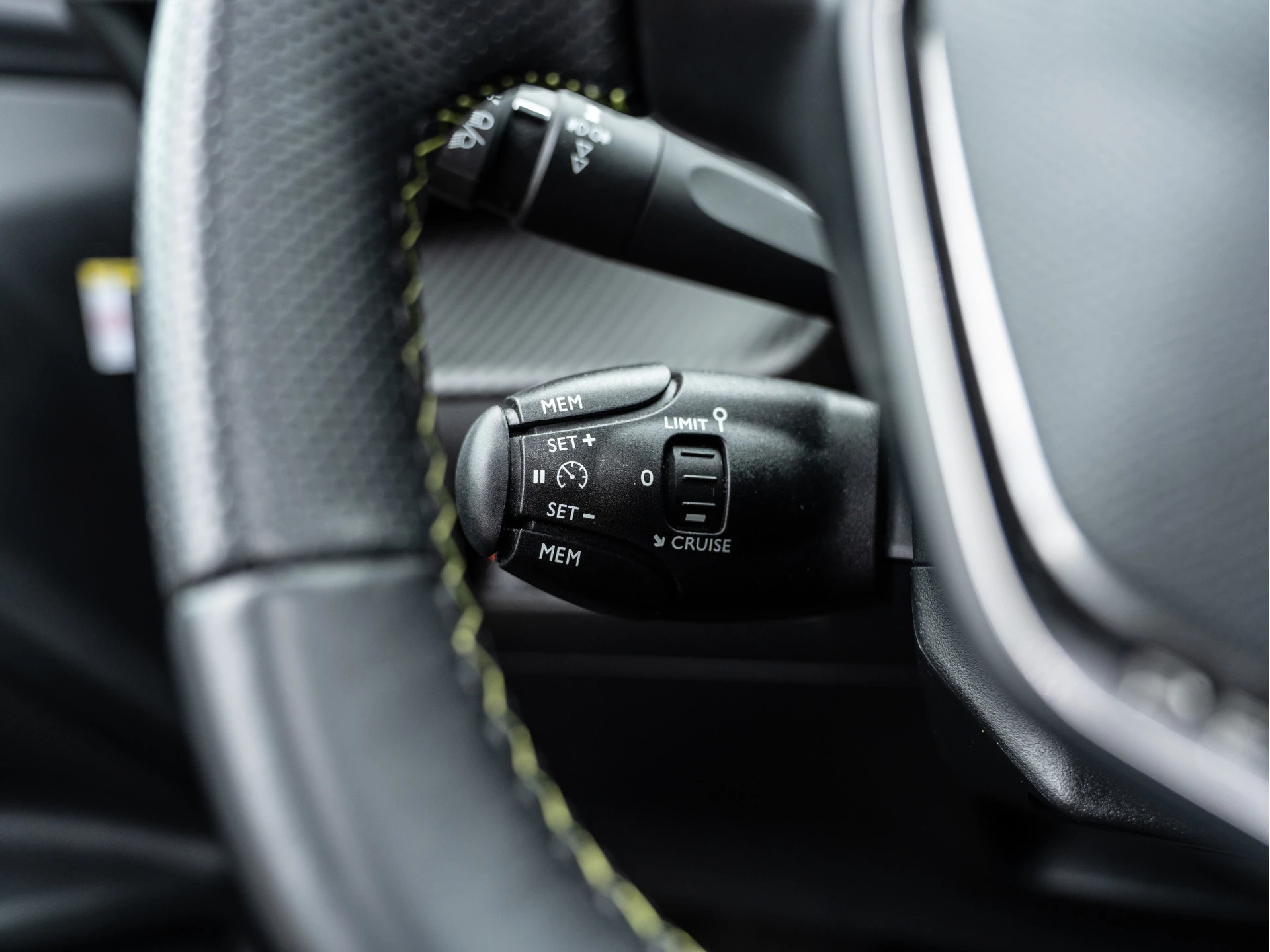 Hoofdafbeelding Peugeot e-2008