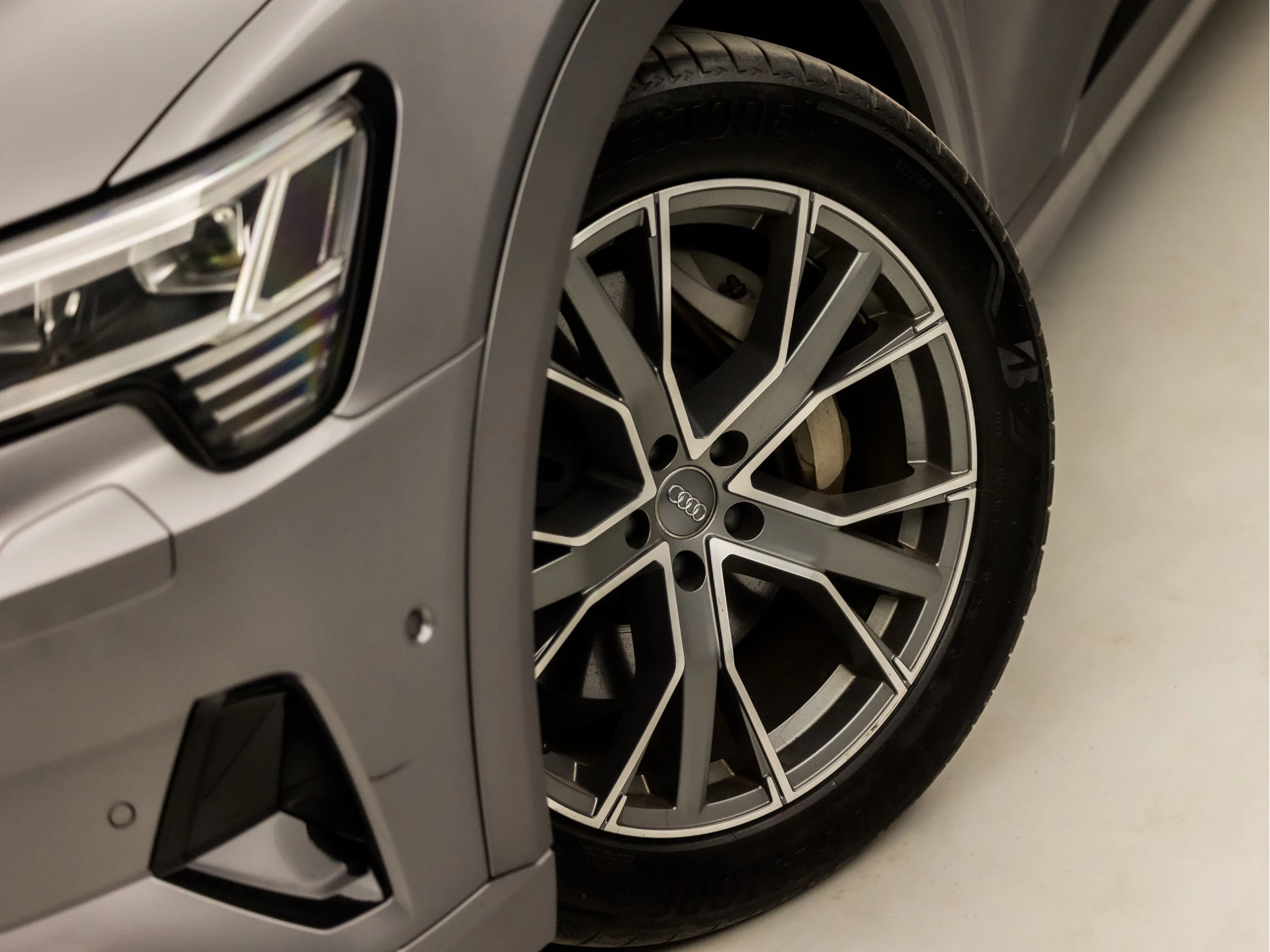 Hoofdafbeelding Audi e-tron