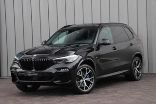 Hoofdafbeelding BMW X5 BMW X5 xDrive30d M-Sport 7 Persoons | 265PK | Luchtvering | Head-up | Keyles-go | Sfeerverlichting | Pano | ACC | Harman/Kardon | Memory | Stoelverwarming | 2019.
