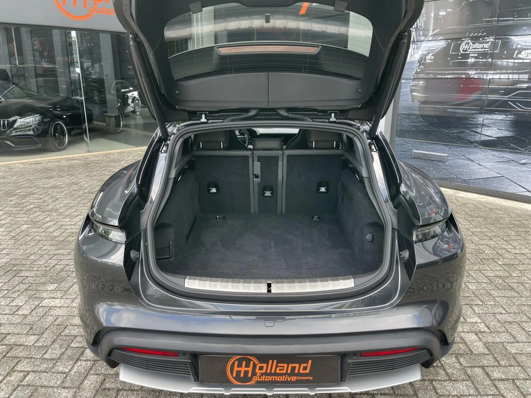 Hoofdafbeelding Porsche Taycan