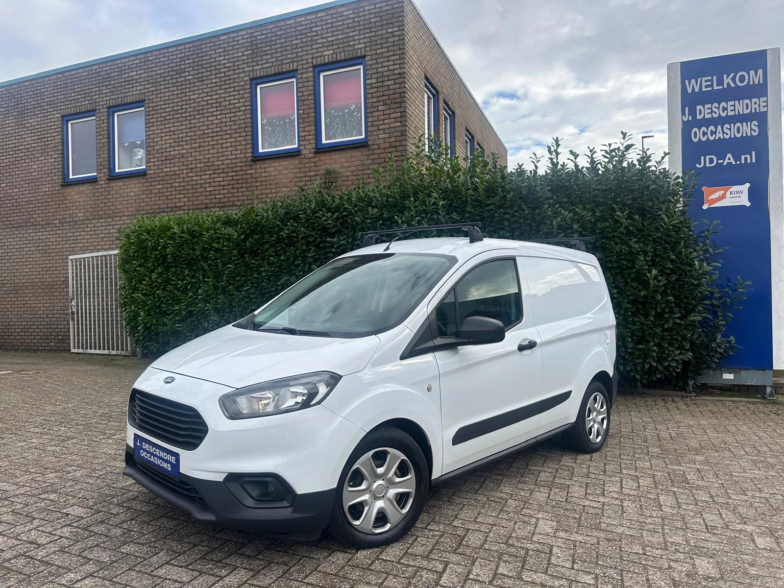 Hoofdafbeelding Ford Transit Courier