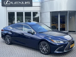 Lexus ES 300h Business Line NWE MODEL BLIND SPOT STUURVERW STOELVERW SCHUIF/KANTELDAK PARK-SENSOREN APPLE CARPLAY/ ANDROID AUTO