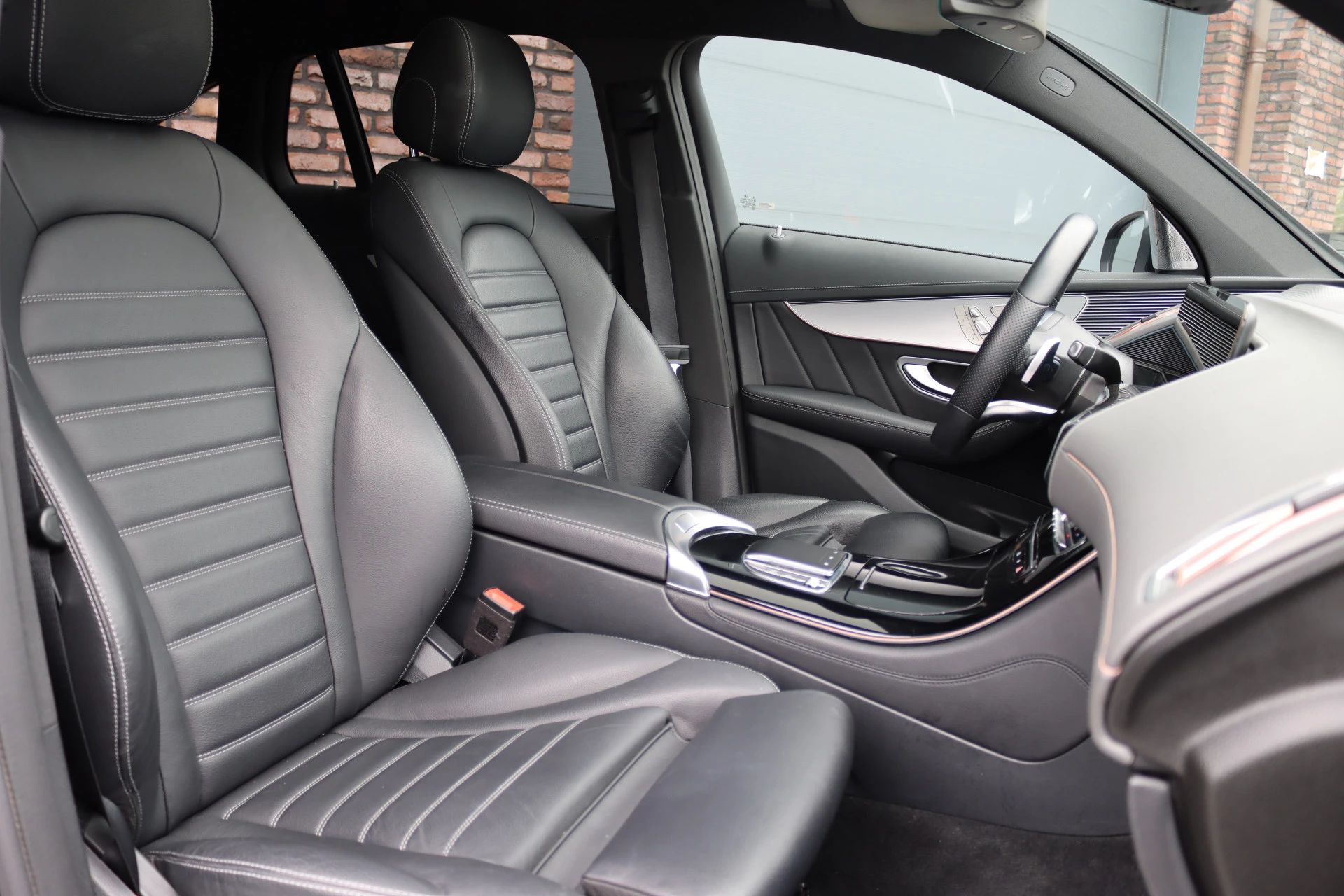 Hoofdafbeelding Mercedes-Benz EQC