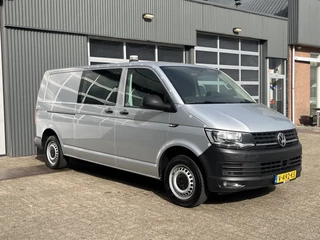 Volkswagen Transporter 2.0 TSI L2H1 Benzine / CNG Dubbele Schuifdeur Airco Cruise controle Bpm vrij Trekhaak Klep achter Omvormer Kastinrichting Standkachel Euro 6 Benzine Ideaal voor ombouw naar Camper !!