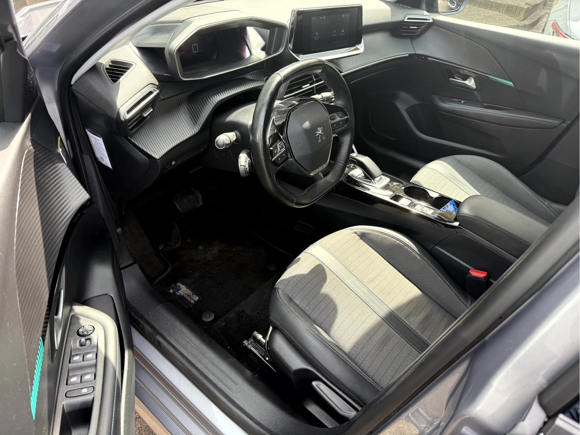 Hoofdafbeelding Peugeot e-208