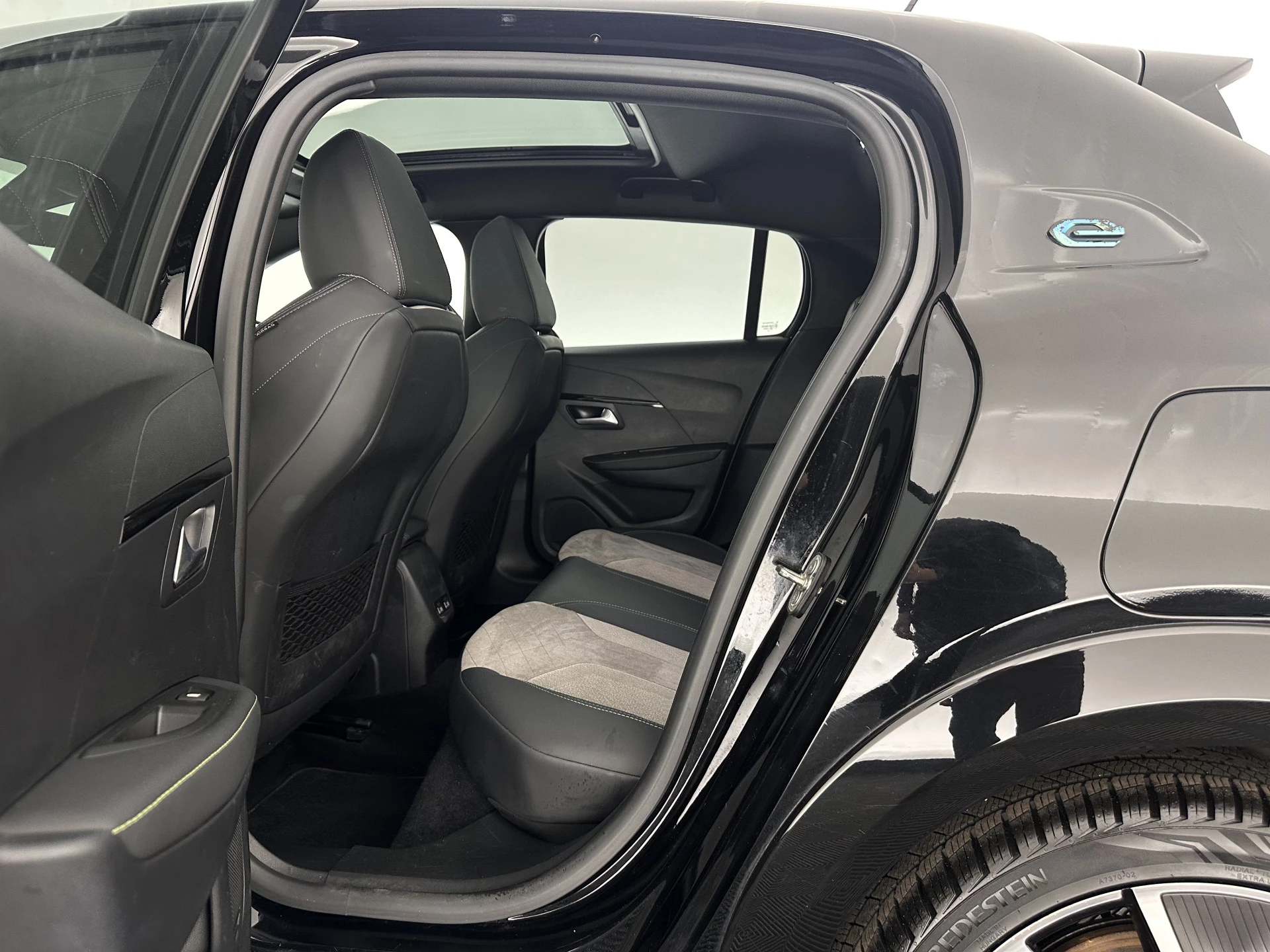 Hoofdafbeelding Peugeot e-208