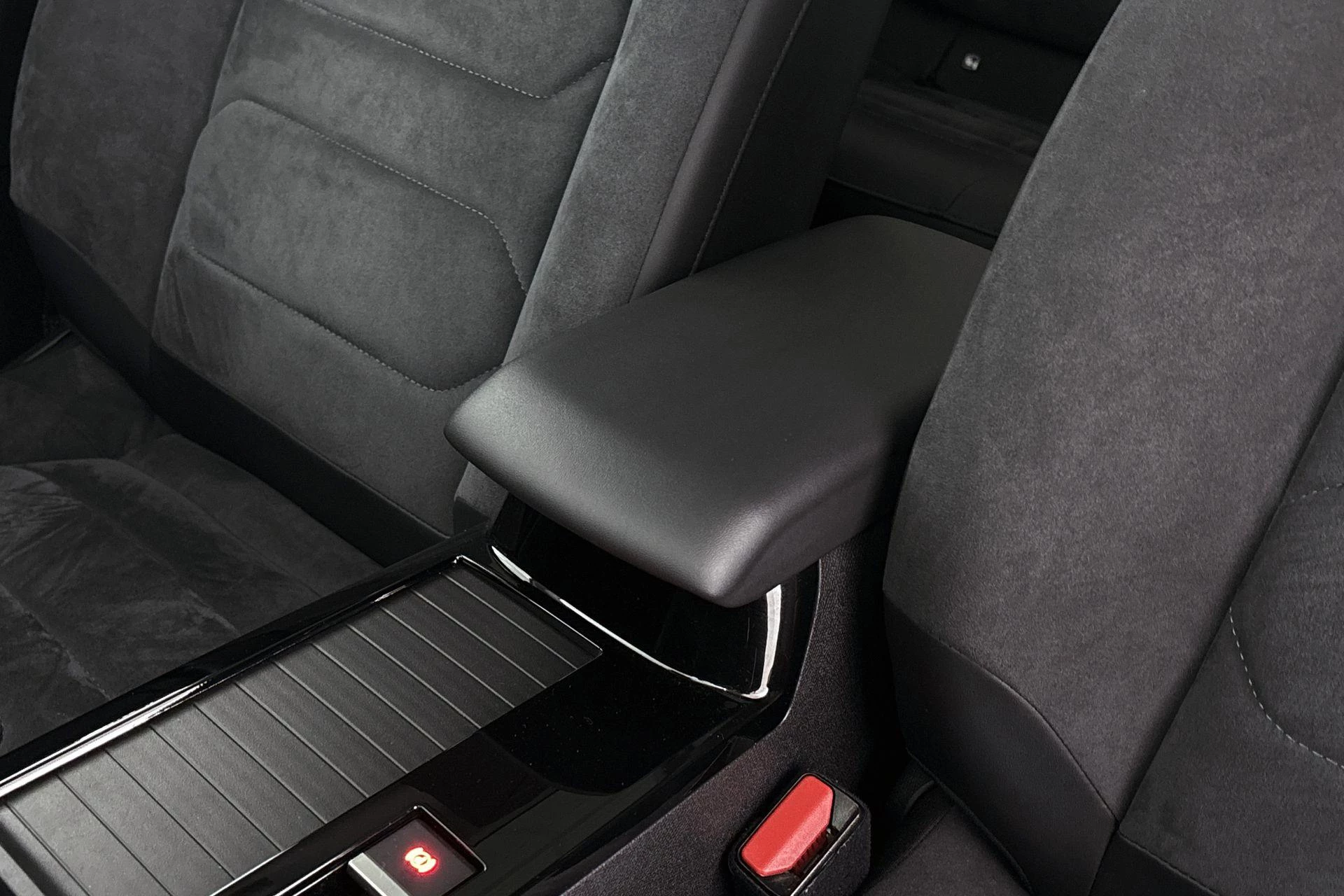 Hoofdafbeelding Citroën ë-C4 X