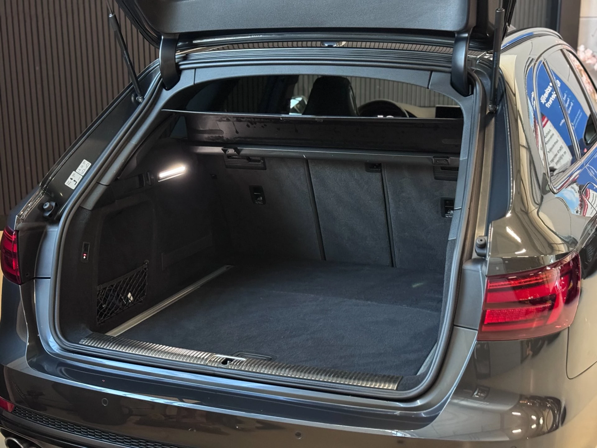 Hoofdafbeelding Audi S4