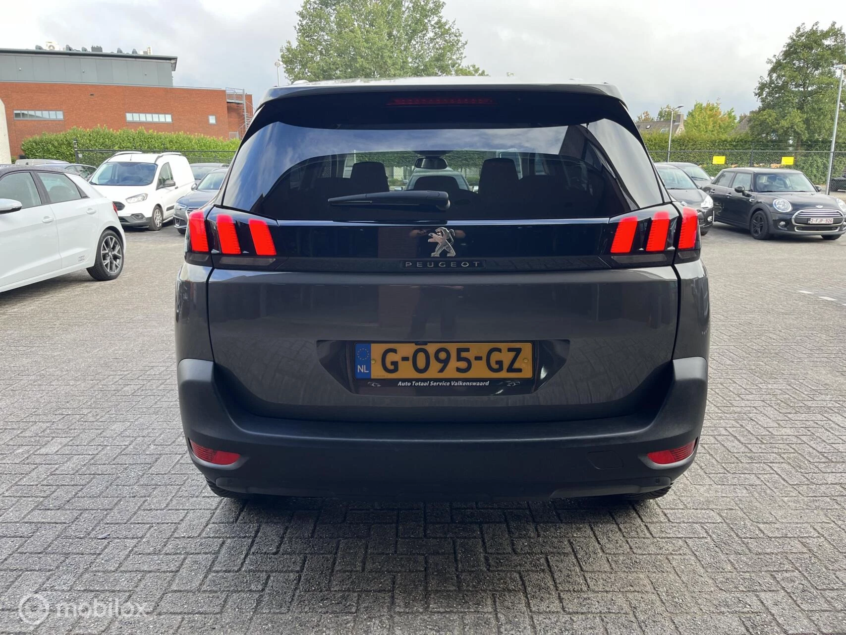 Hoofdafbeelding Peugeot 5008