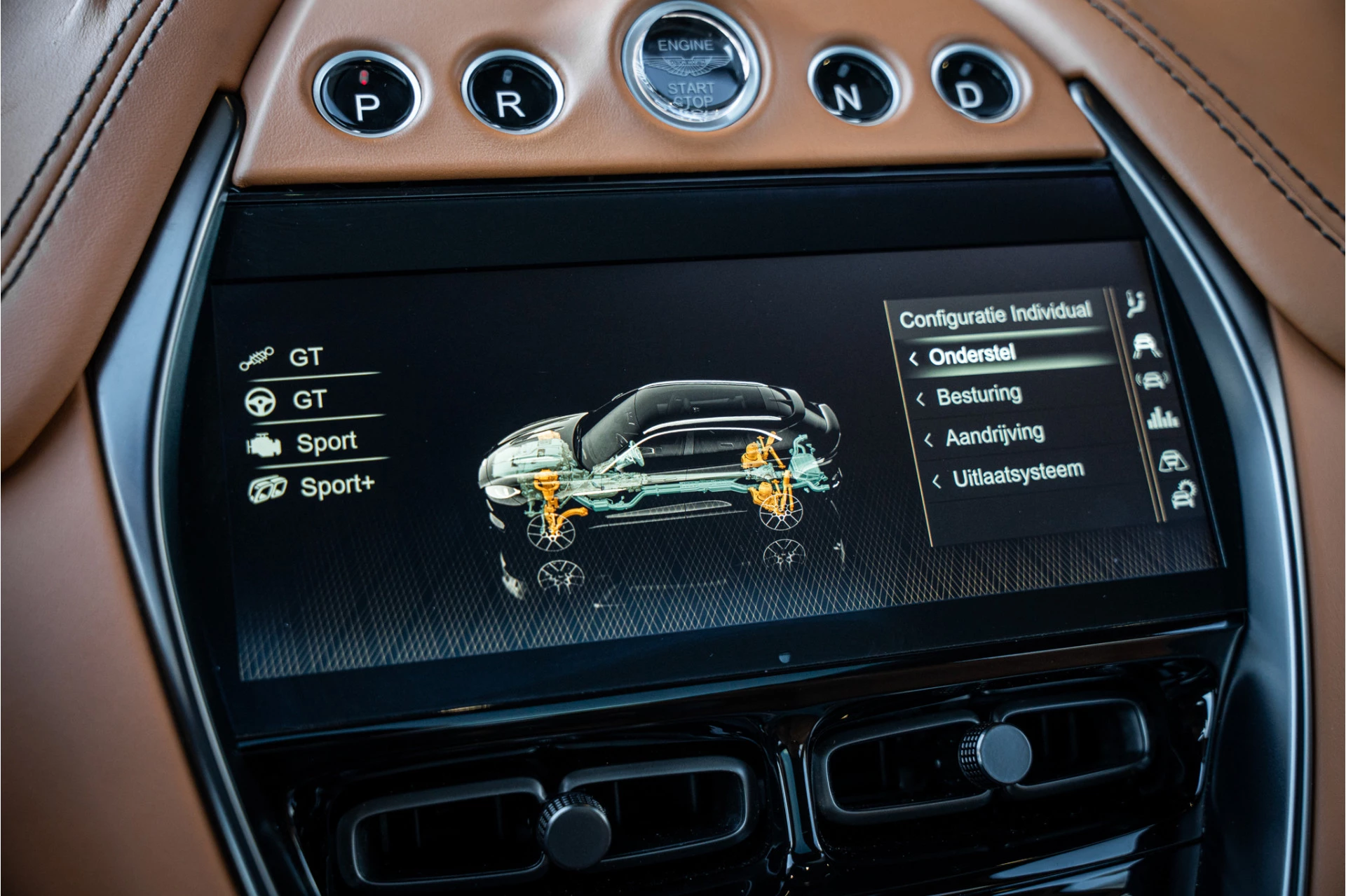 Hoofdafbeelding Aston Martin DBX