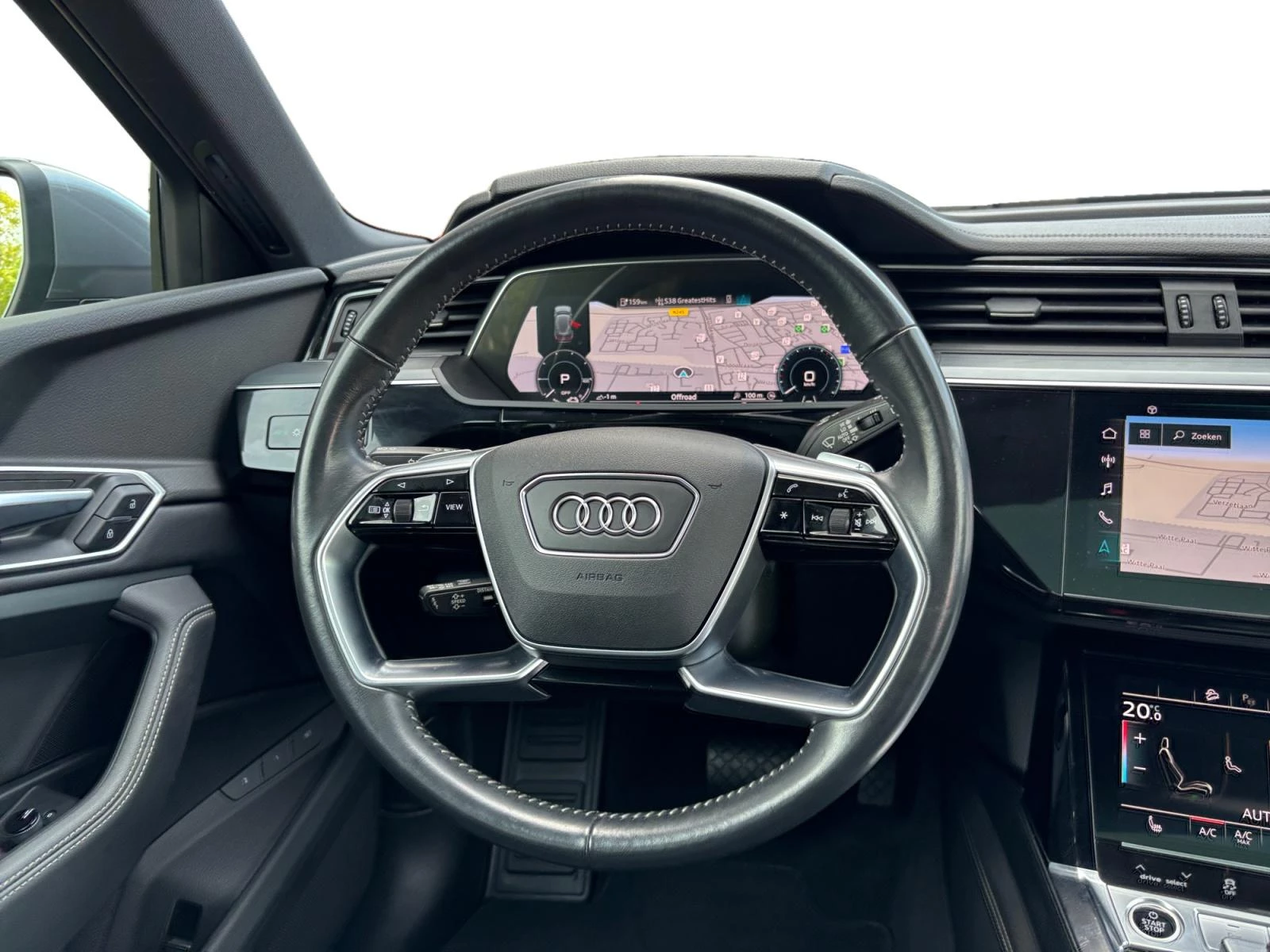 Hoofdafbeelding Audi e-tron