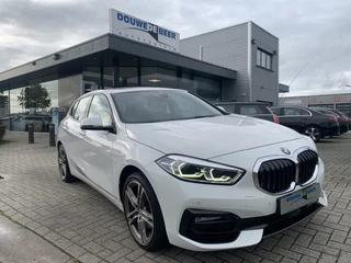 BMW 1 Serie 118i sportline Pano-Dak | Sfeerverlichting | Stoelverw. | Shadowline