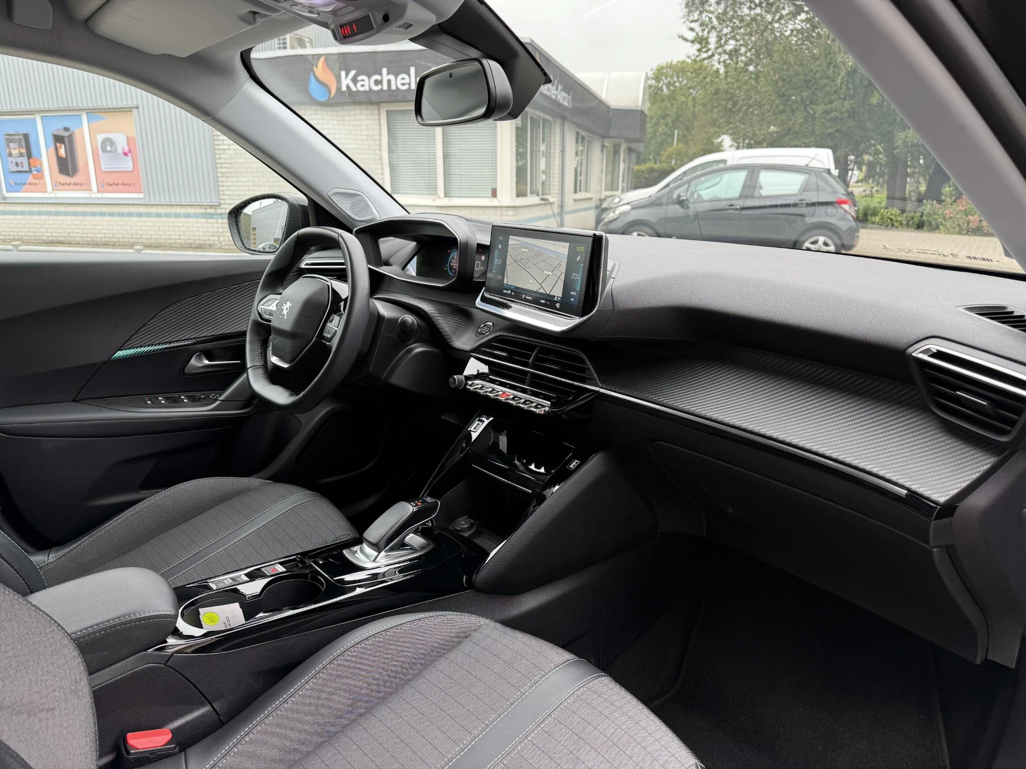 Hoofdafbeelding Peugeot e-2008