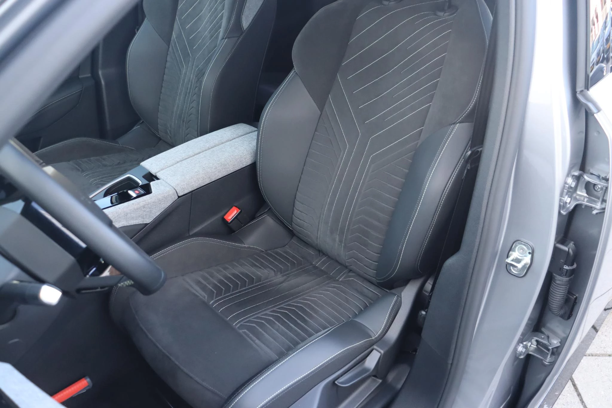 Hoofdafbeelding Peugeot e-5008