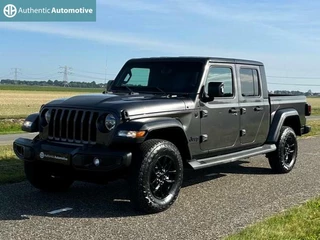 Hoofdafbeelding Jeep Gladiator Jeep gladiator sport 3.6i Benzine Grijs kenteken  0 € bpm