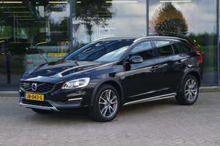 Hoofdafbeelding Volvo V60 Volvo V60 Cross Country 2.0 T5 245 PK Automaat Summum, Lederen Sportstoelen, Adap. Cruise Control, Harman / Kardon