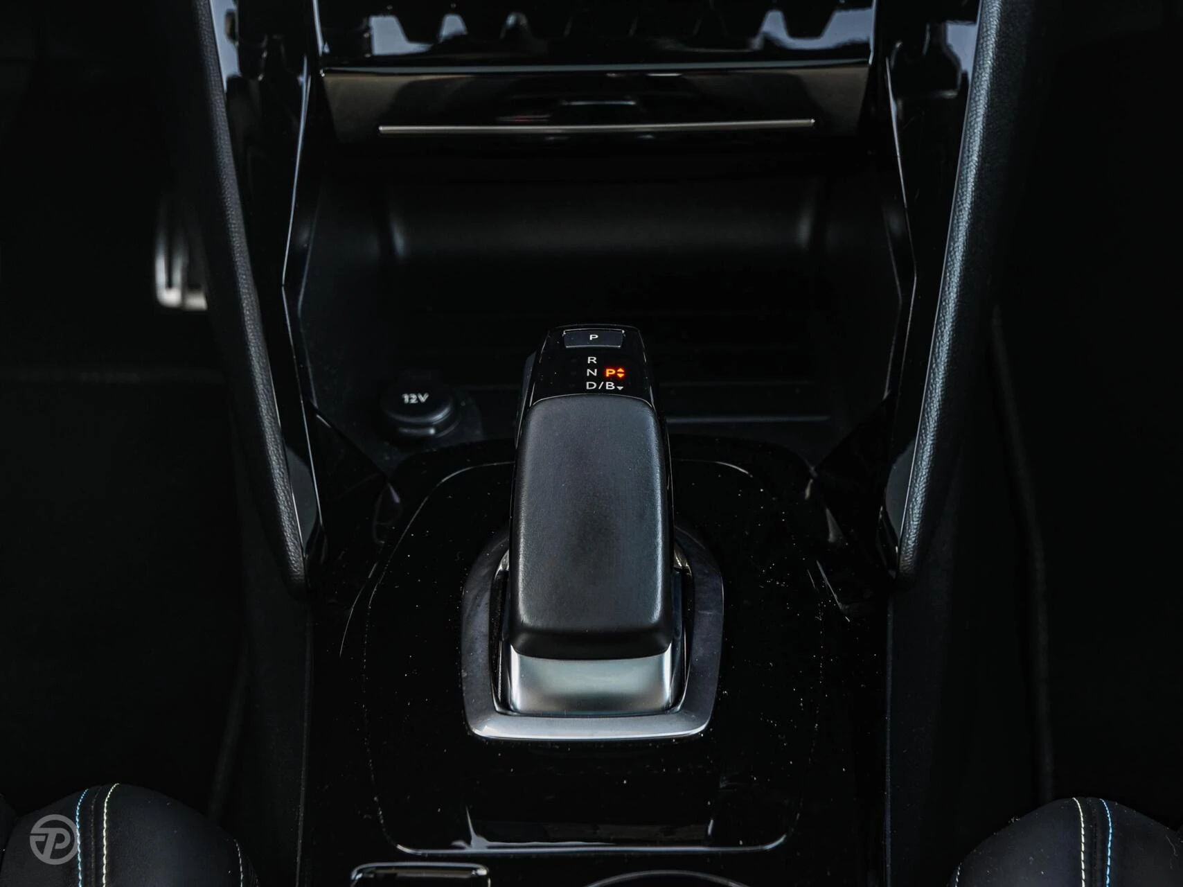 Hoofdafbeelding Peugeot e-2008