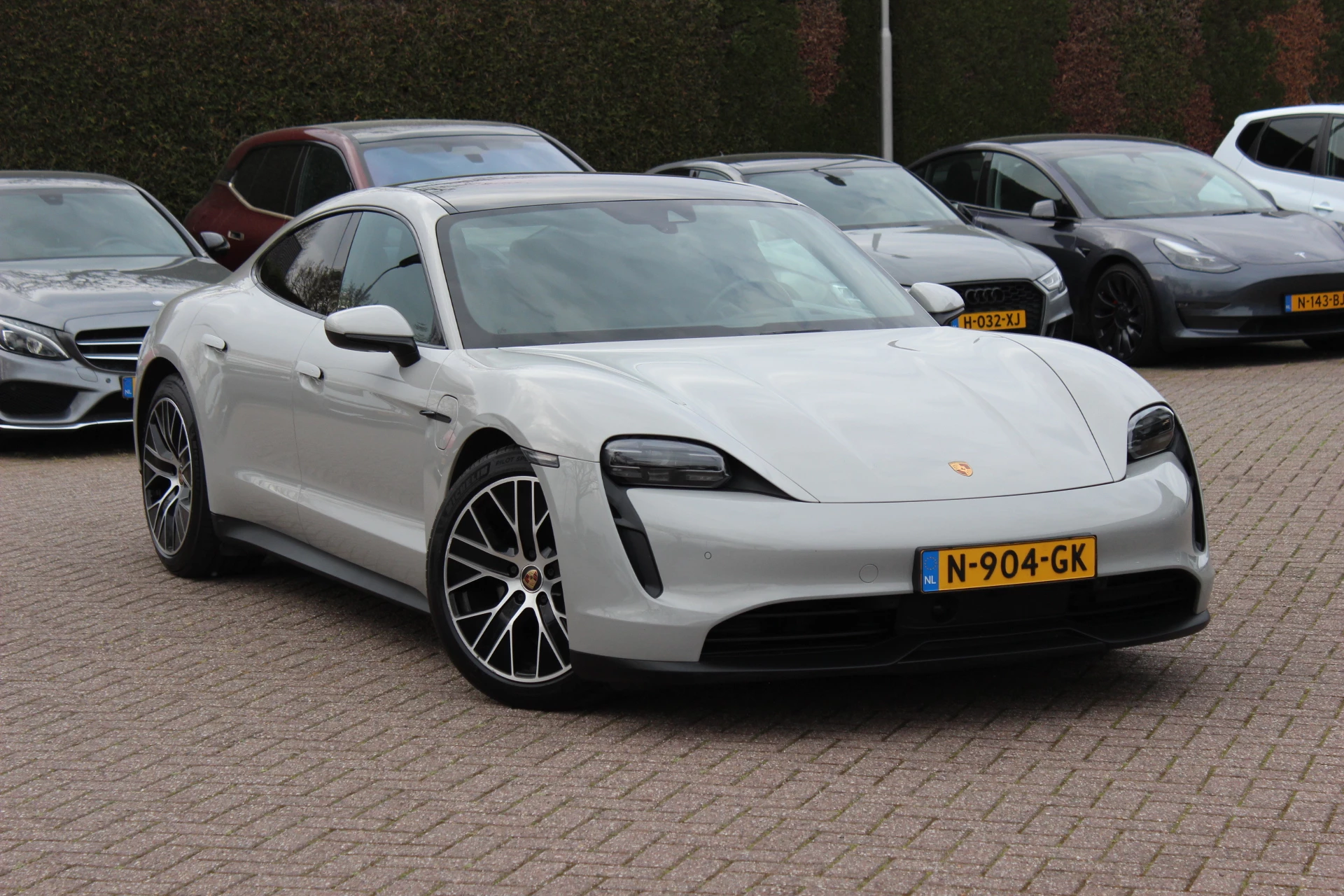 Hoofdafbeelding Porsche Taycan