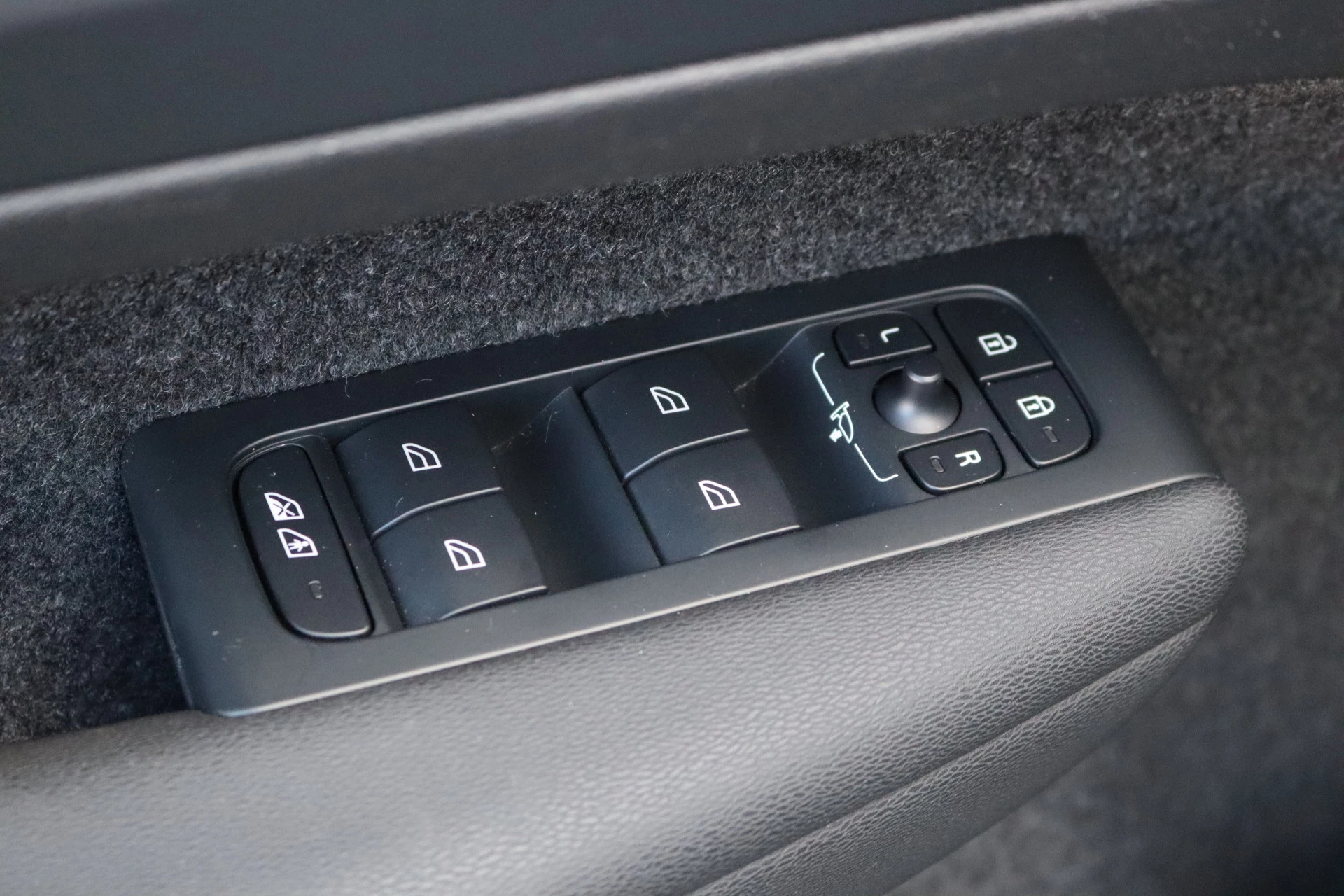 Hoofdafbeelding Volvo C40