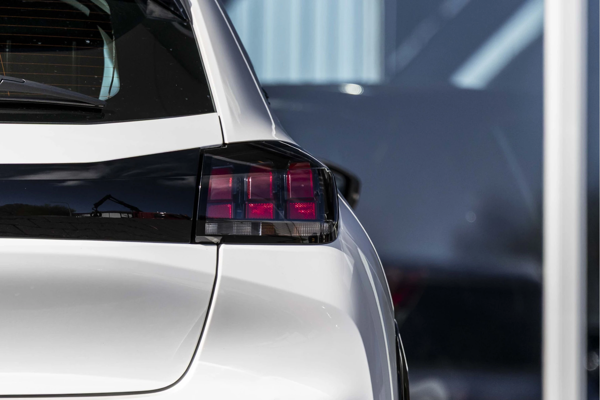 Hoofdafbeelding Peugeot e-208