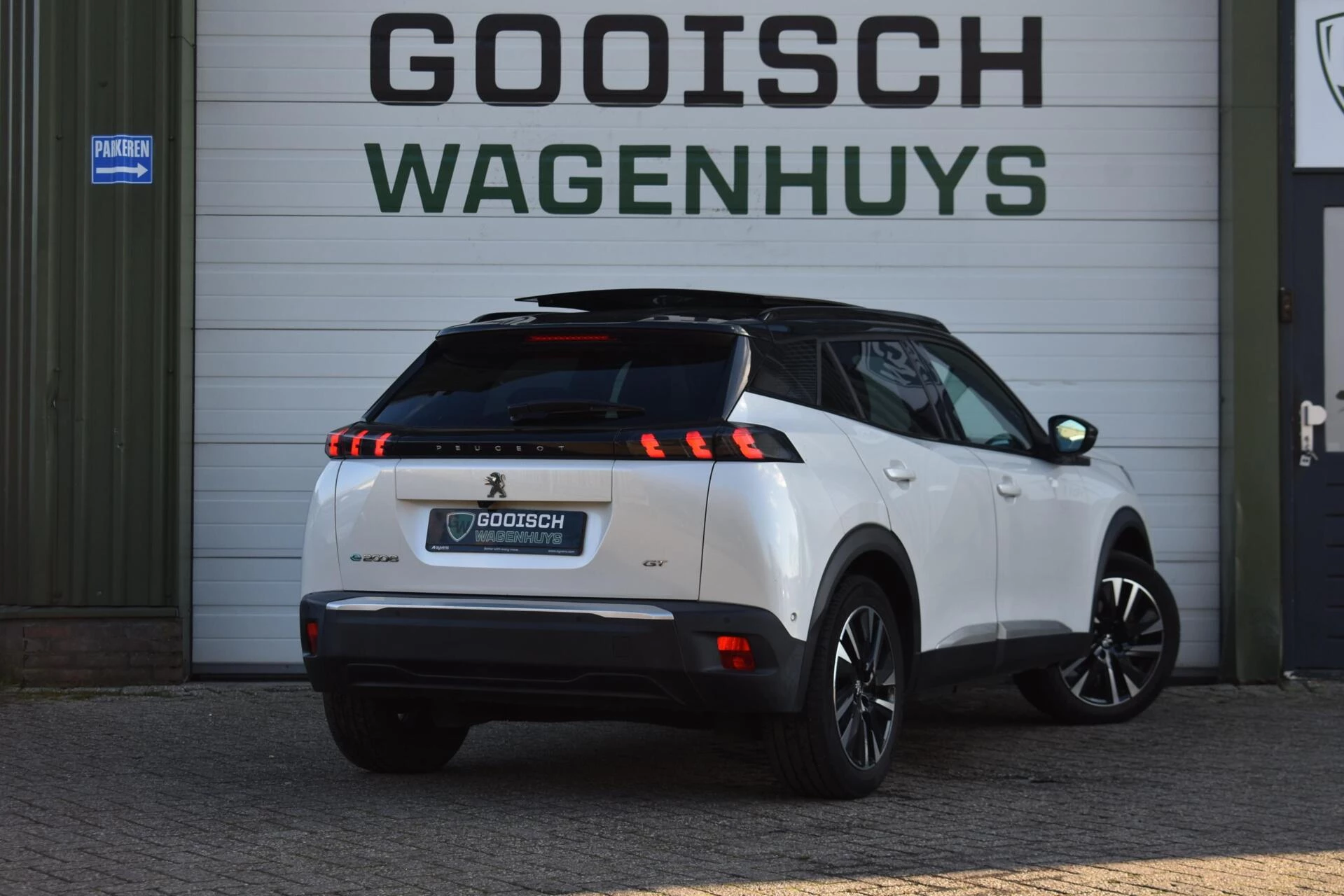 Hoofdafbeelding Peugeot e-2008