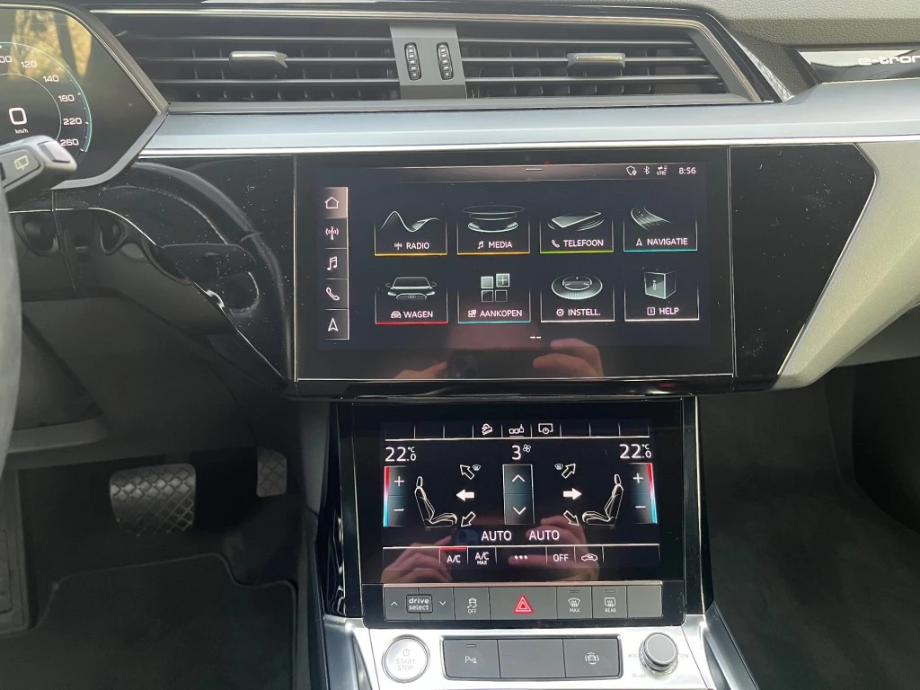 Hoofdafbeelding Audi e-tron