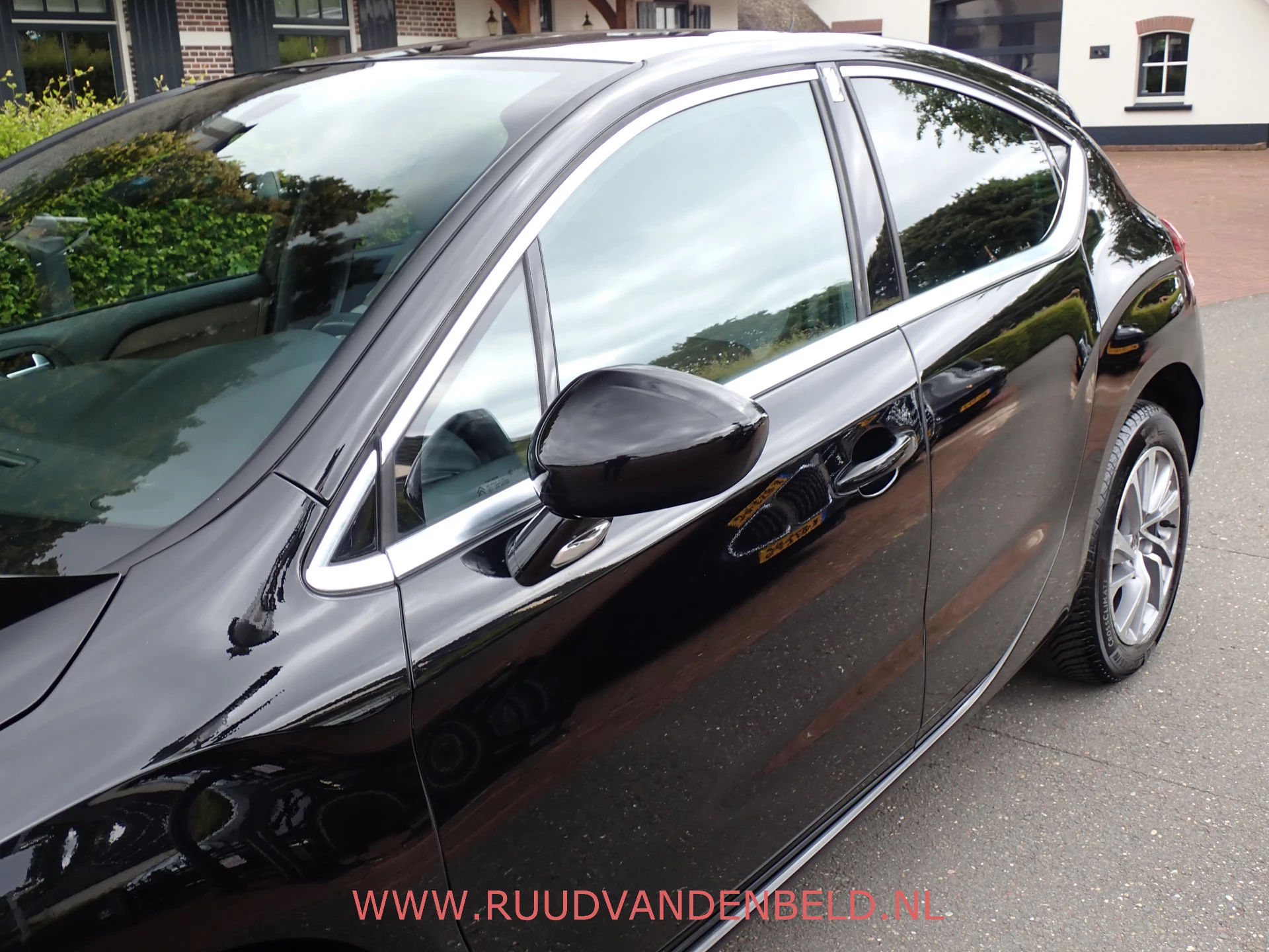 Hoofdafbeelding DS DS 4
