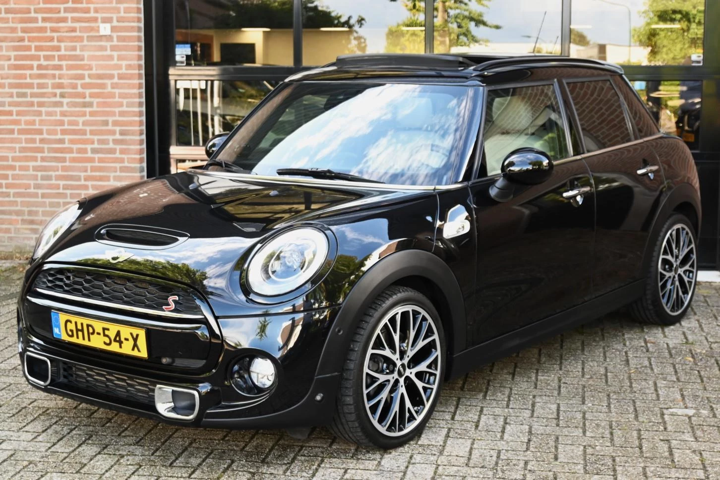 Hoofdafbeelding MINI Cooper S