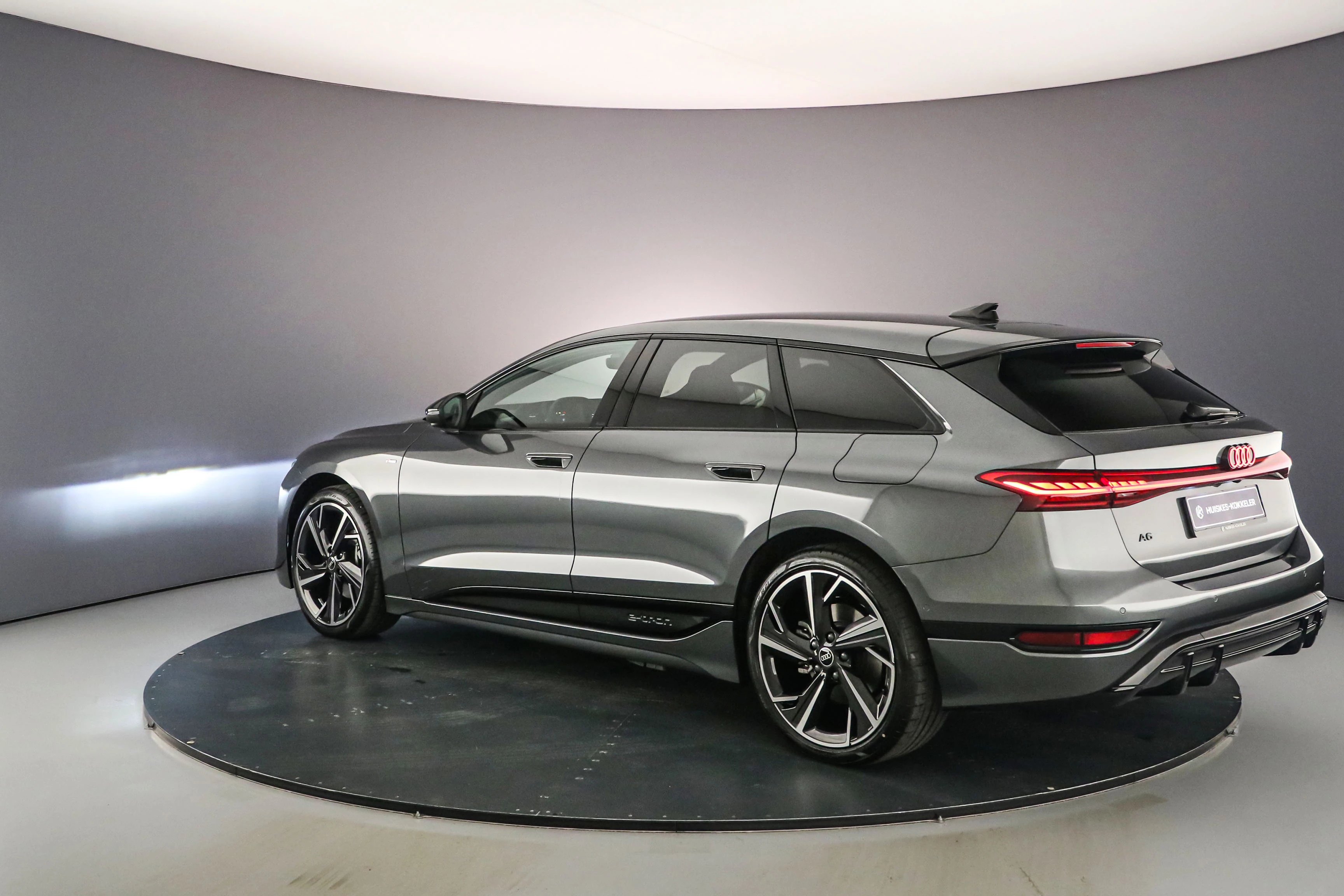 Hoofdafbeelding Audi A6 Avant e-tron