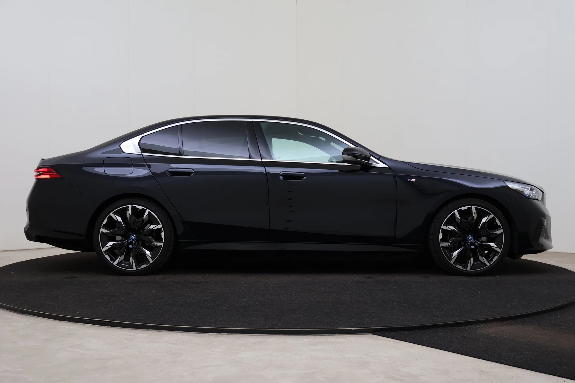 Hoofdafbeelding BMW i5