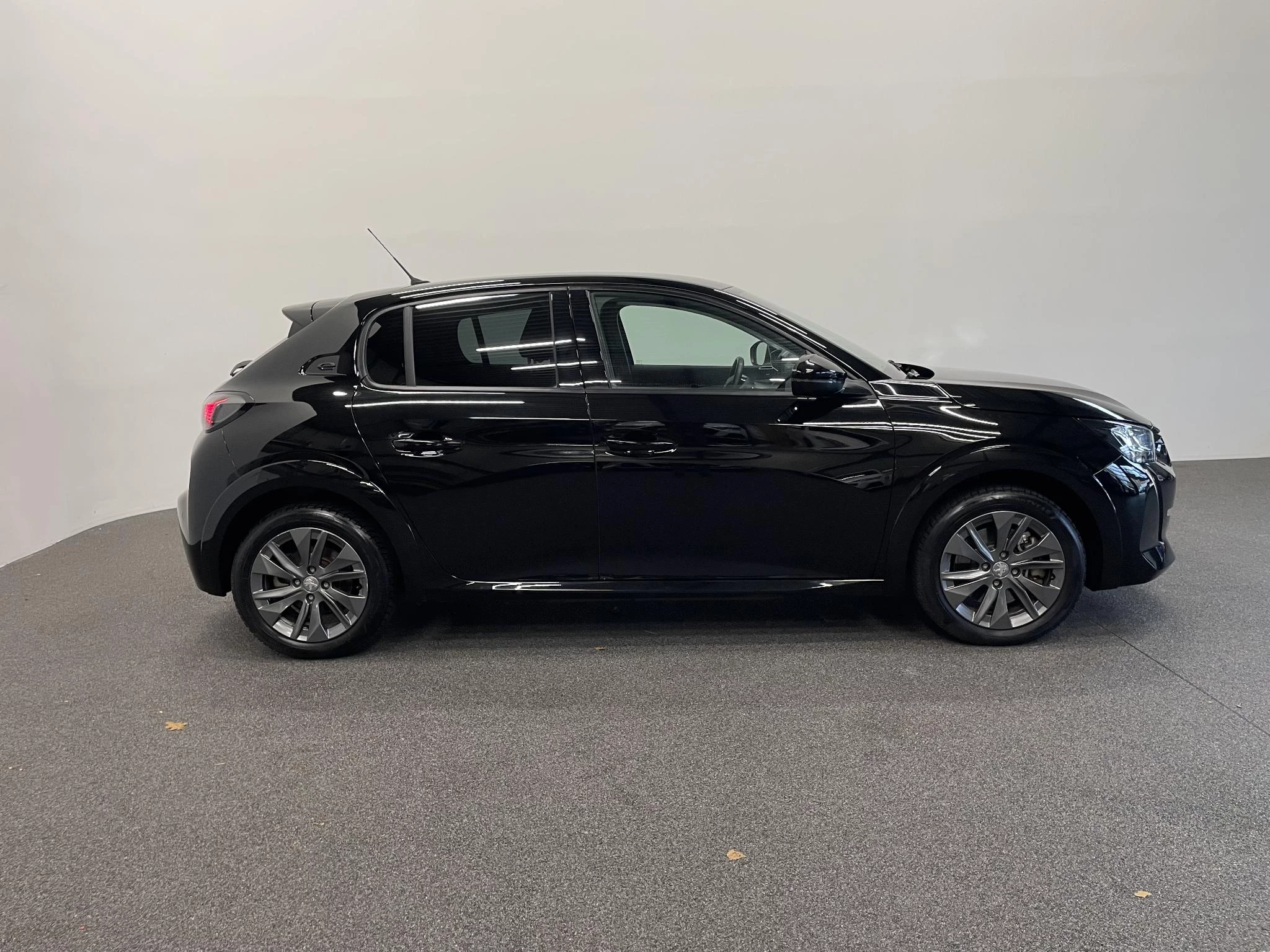 Hoofdafbeelding Peugeot e-208