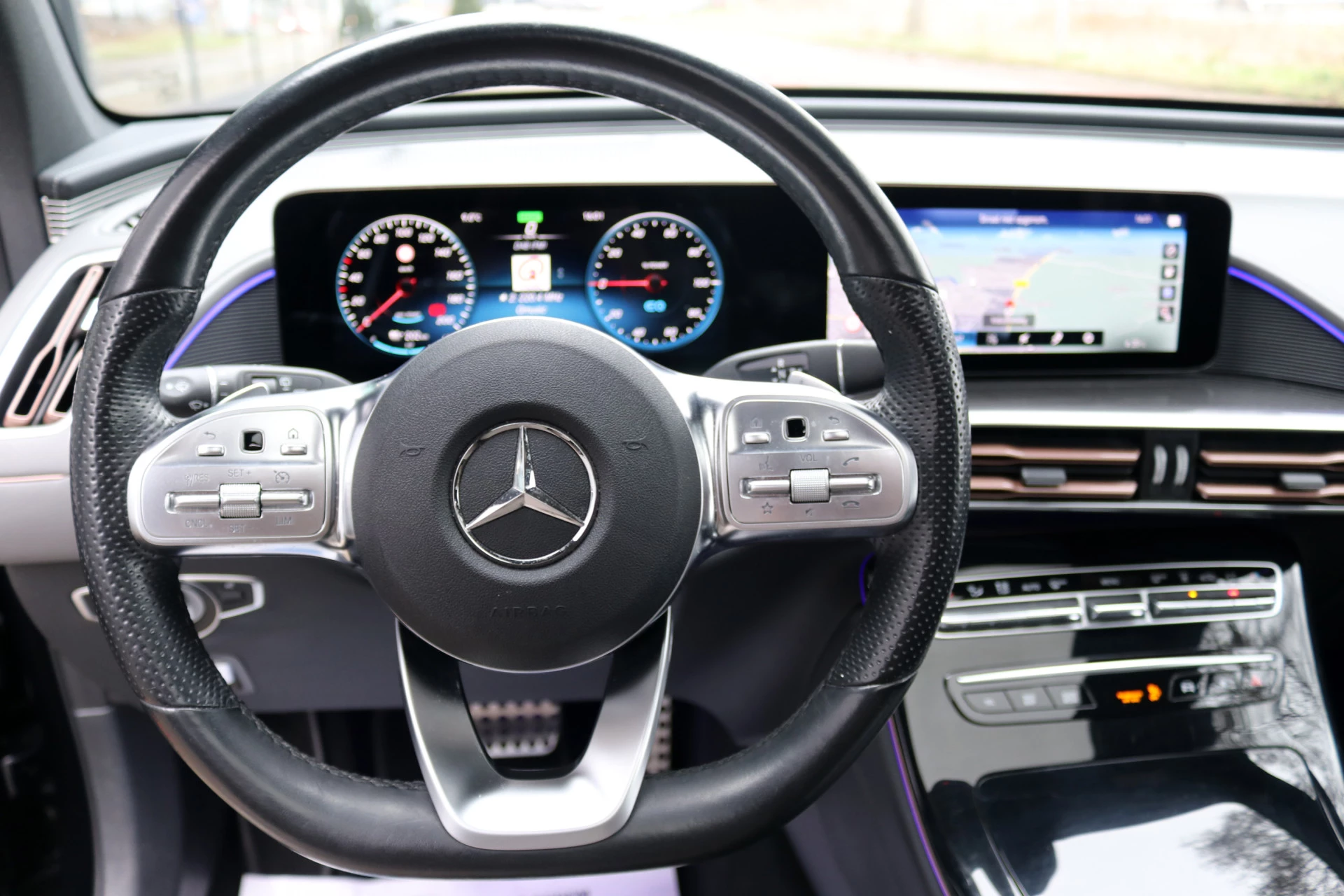 Hoofdafbeelding Mercedes-Benz EQC