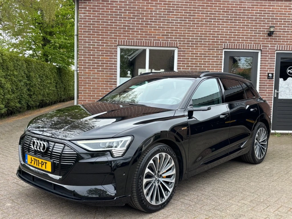 Hoofdafbeelding Audi e-tron
