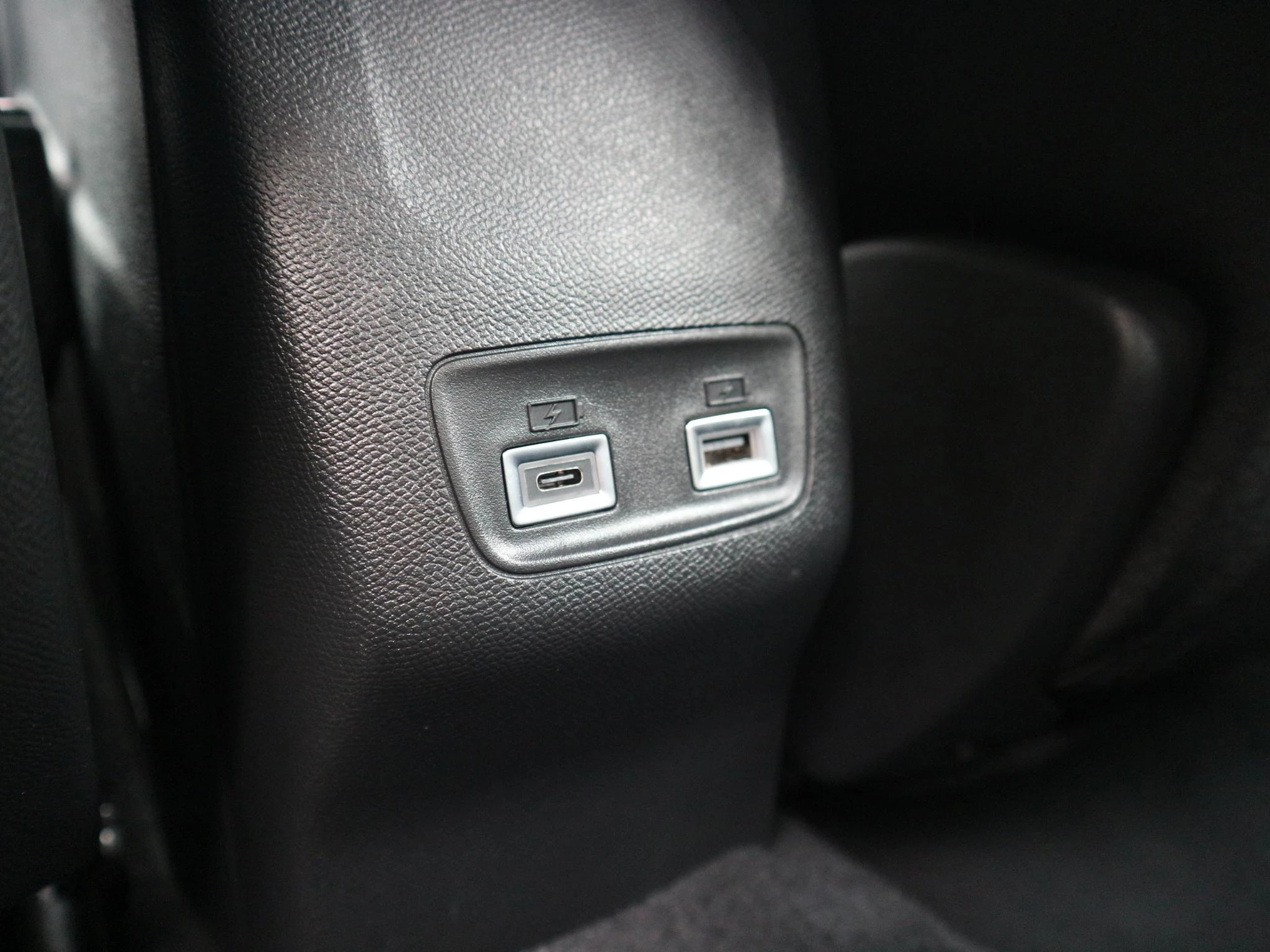 Hoofdafbeelding Peugeot e-2008