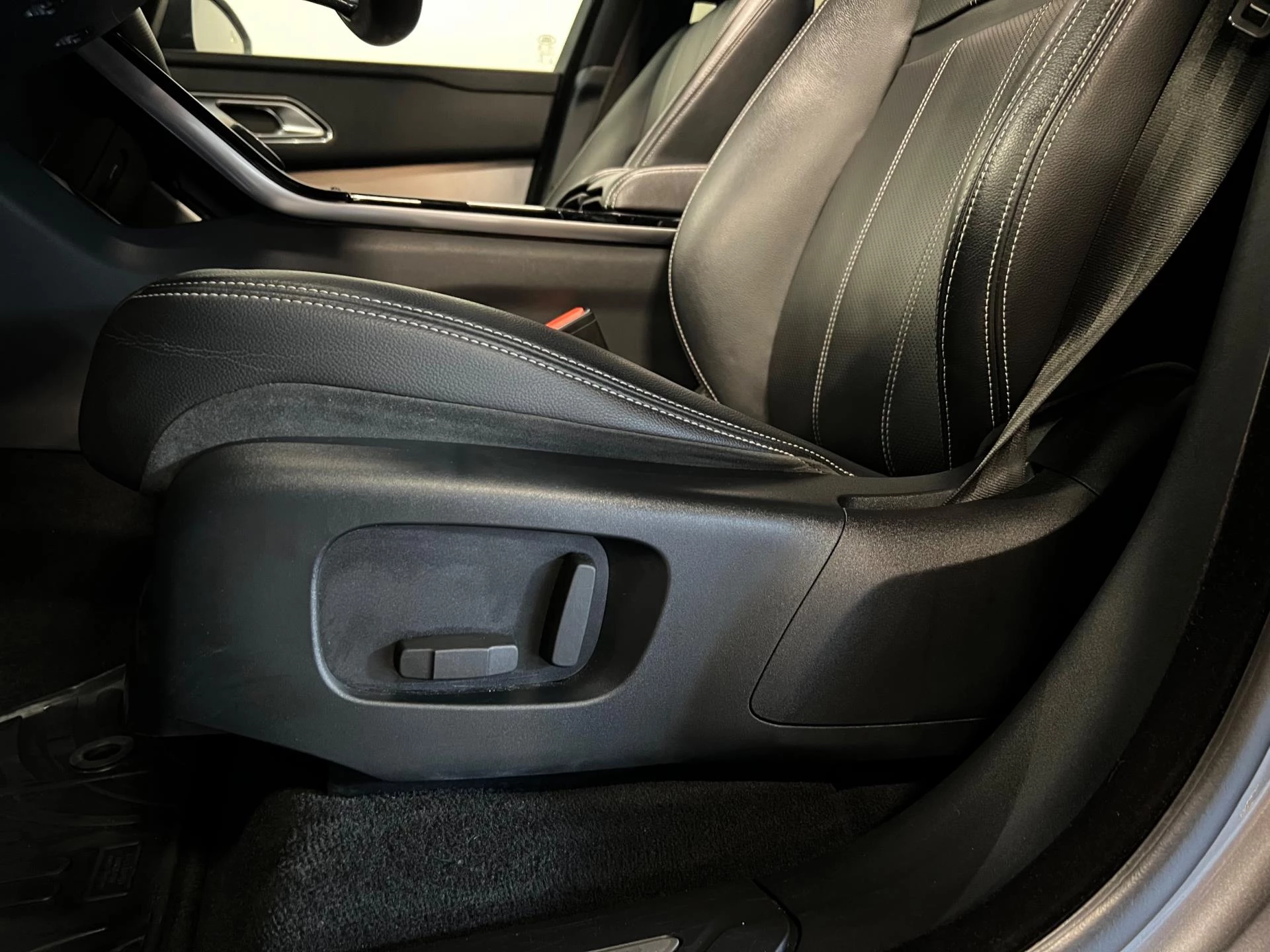 Hoofdafbeelding Land Rover Range Rover Velar