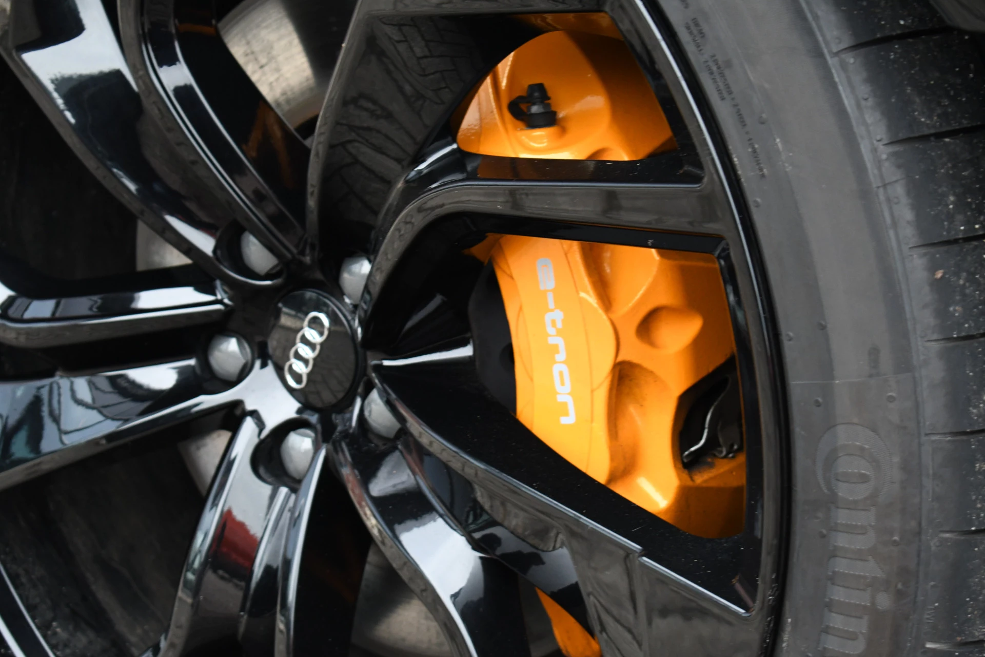 Hoofdafbeelding Audi e-tron