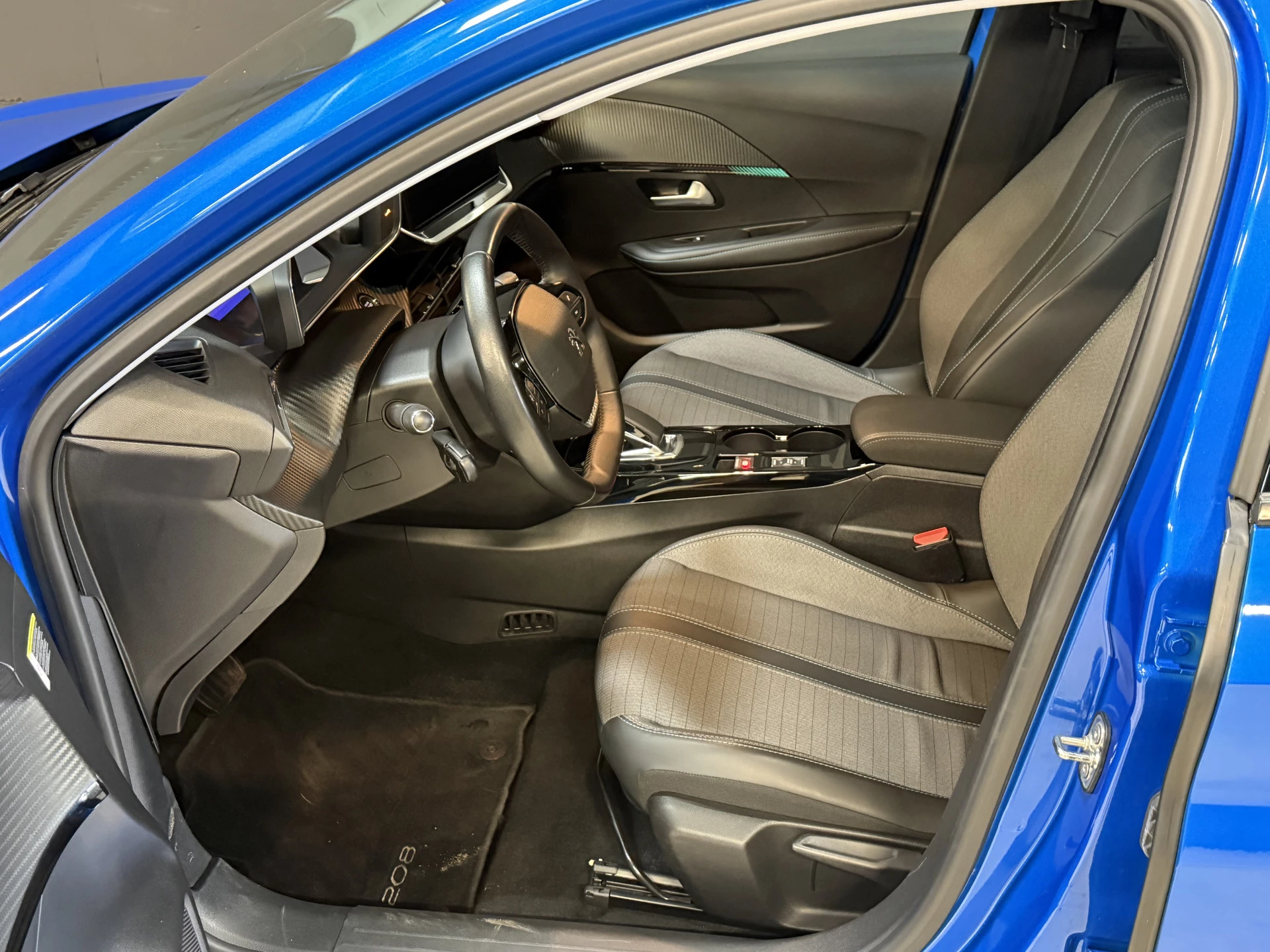 Hoofdafbeelding Peugeot e-208