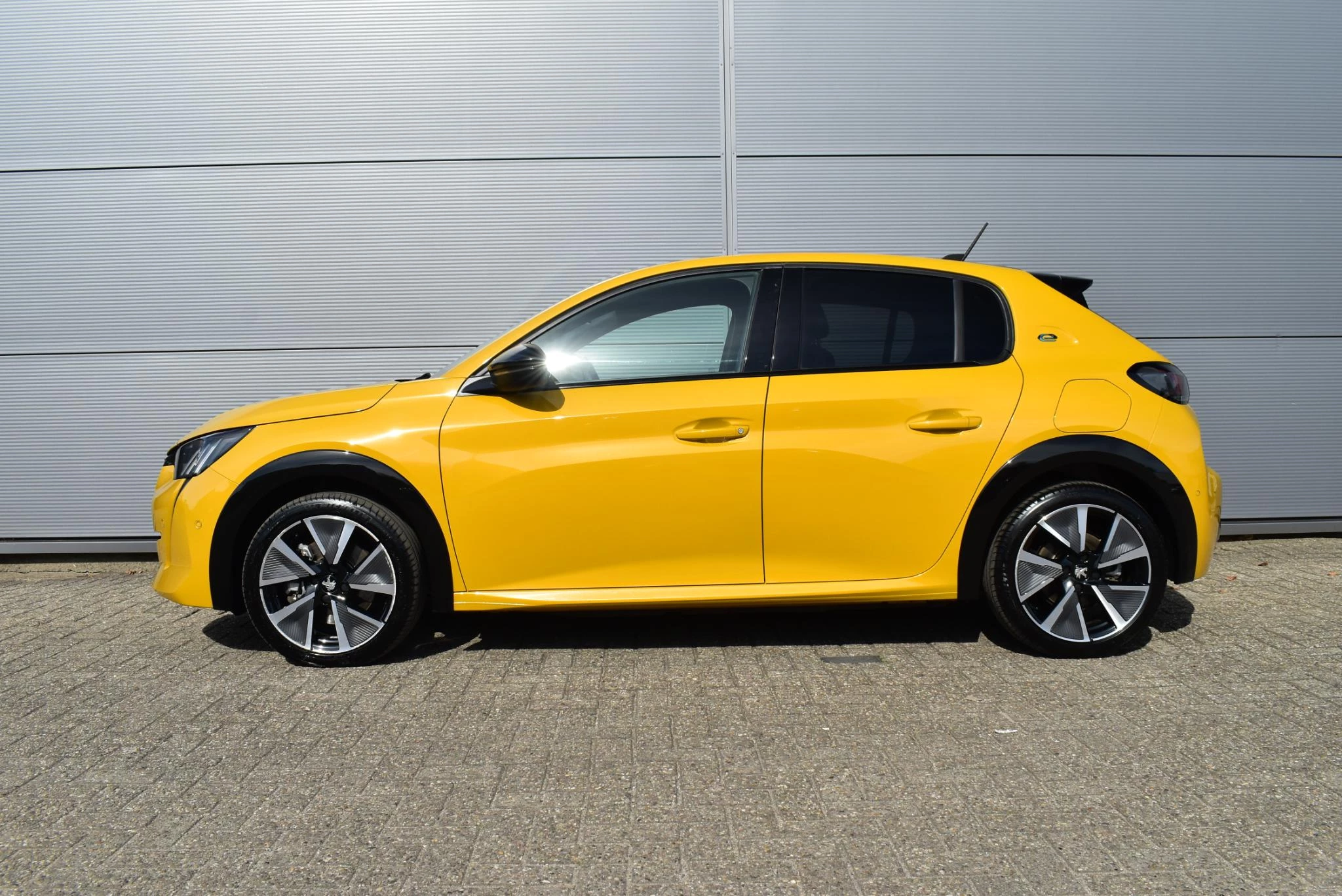Hoofdafbeelding Peugeot e-208