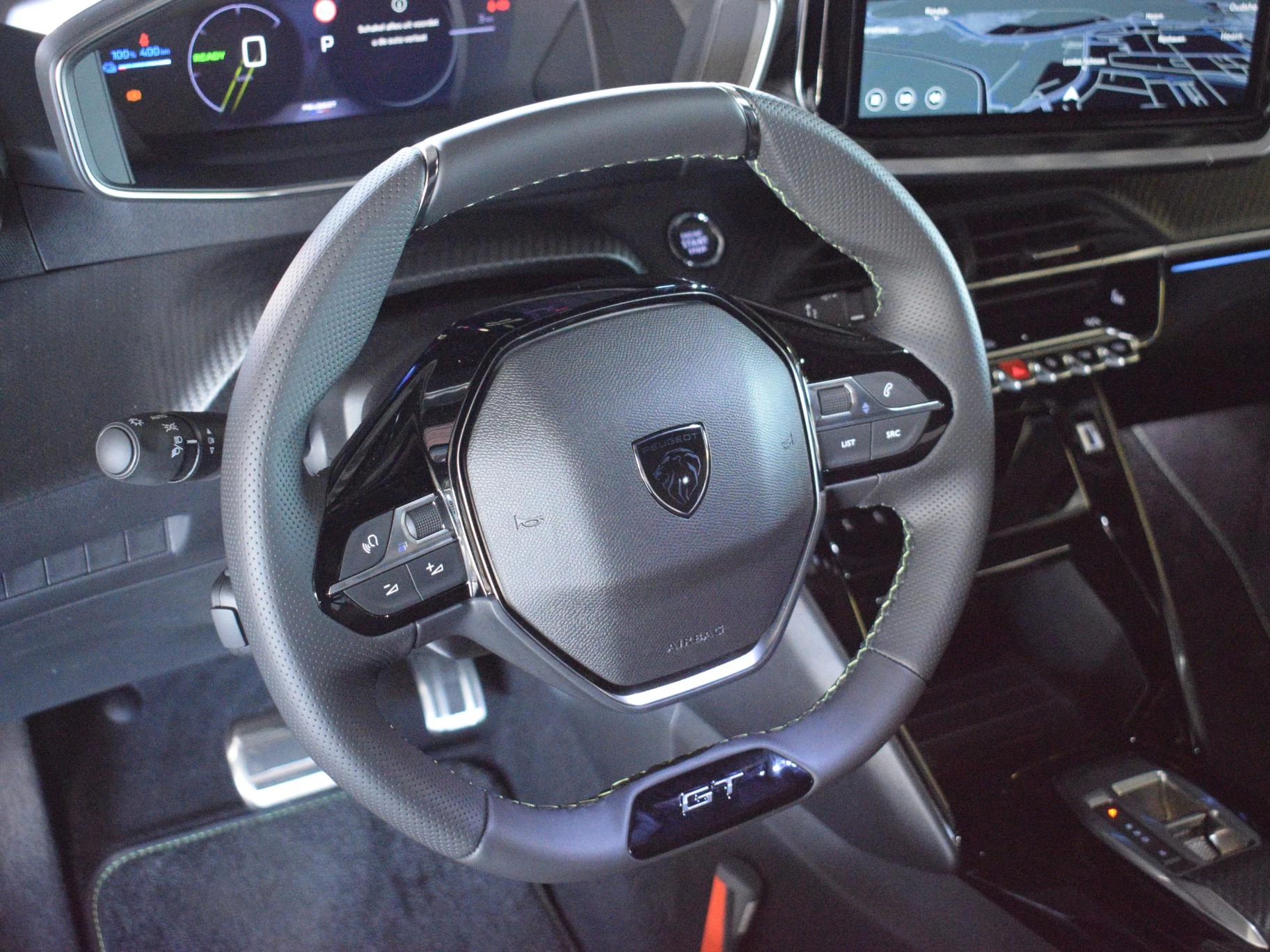 Hoofdafbeelding Peugeot e-2008