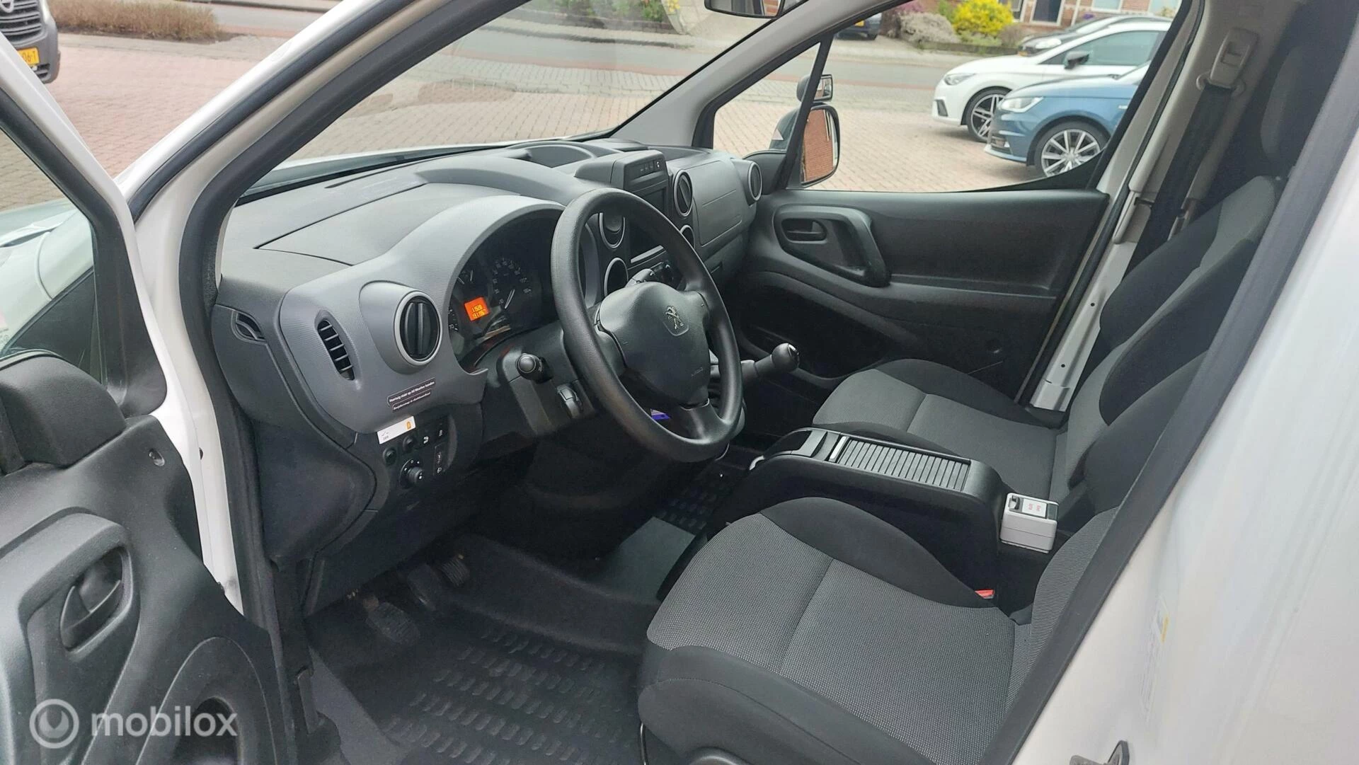 Hoofdafbeelding Peugeot Partner