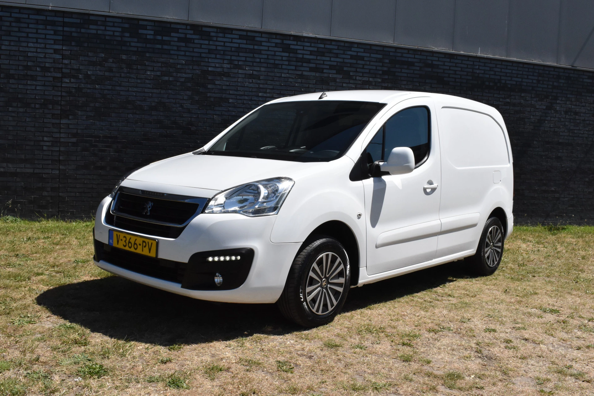 Hoofdafbeelding Peugeot Partner