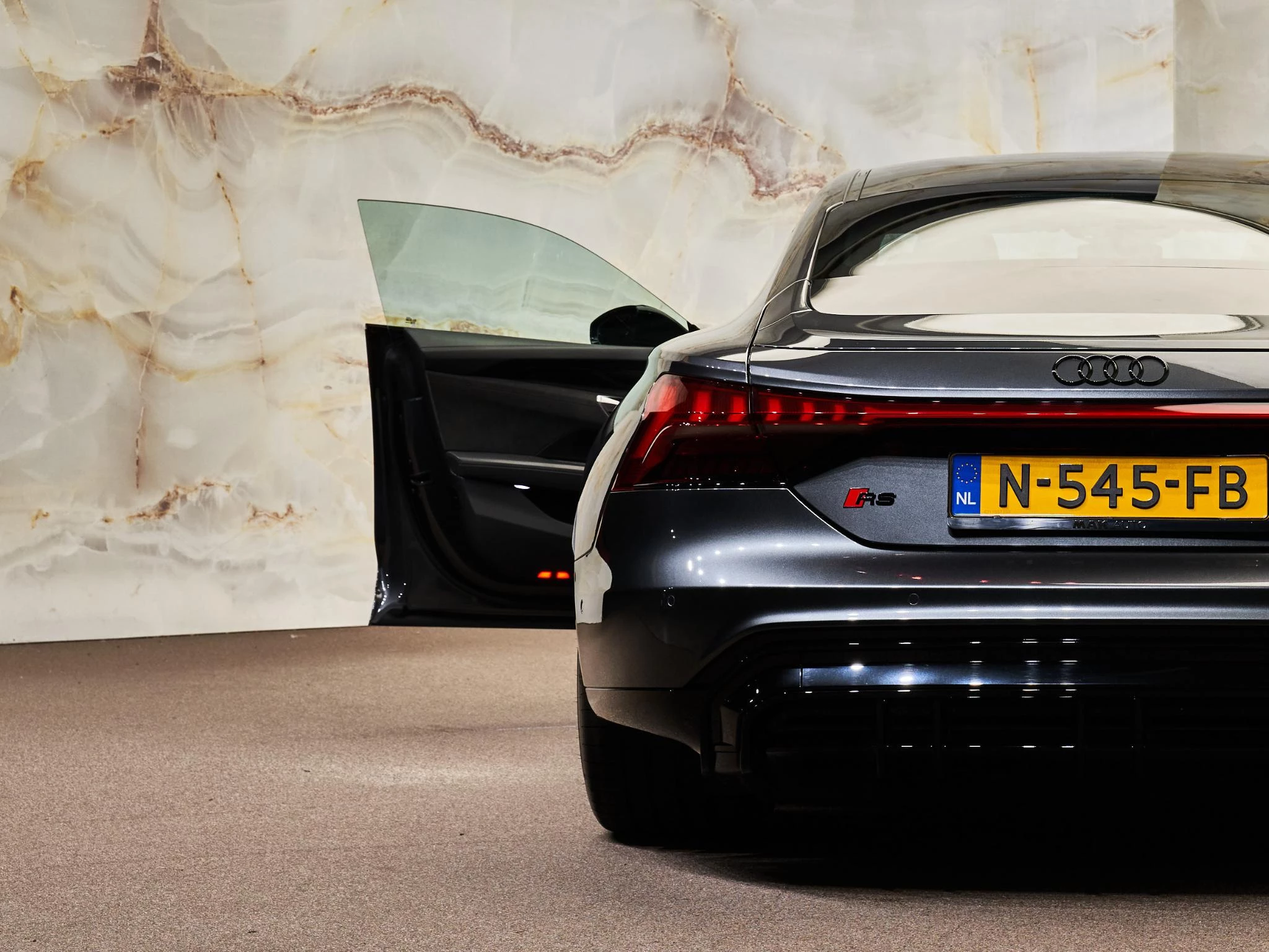 Hoofdafbeelding Audi e-tron GT