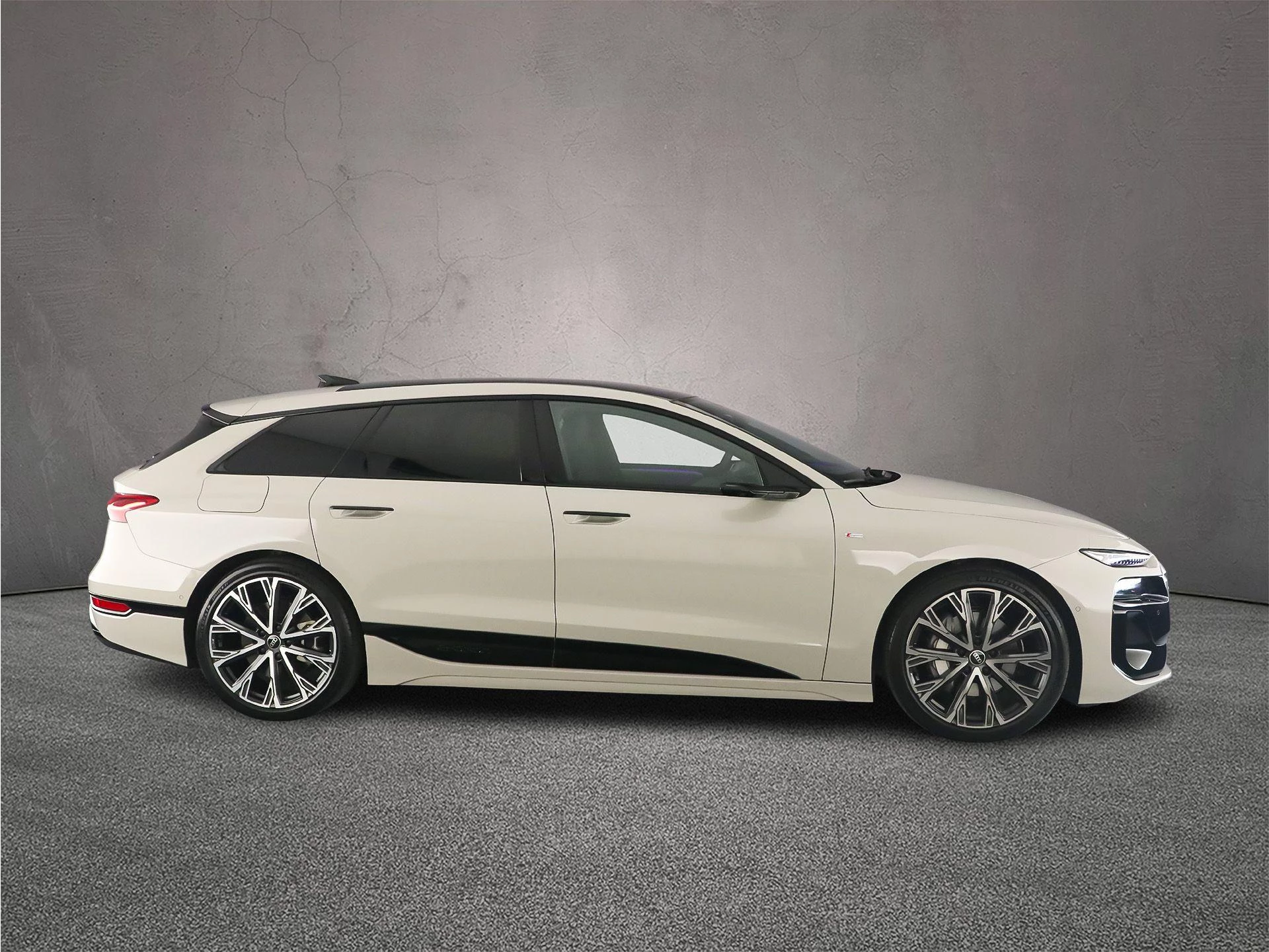 Hoofdafbeelding Audi A6 Avant e-tron