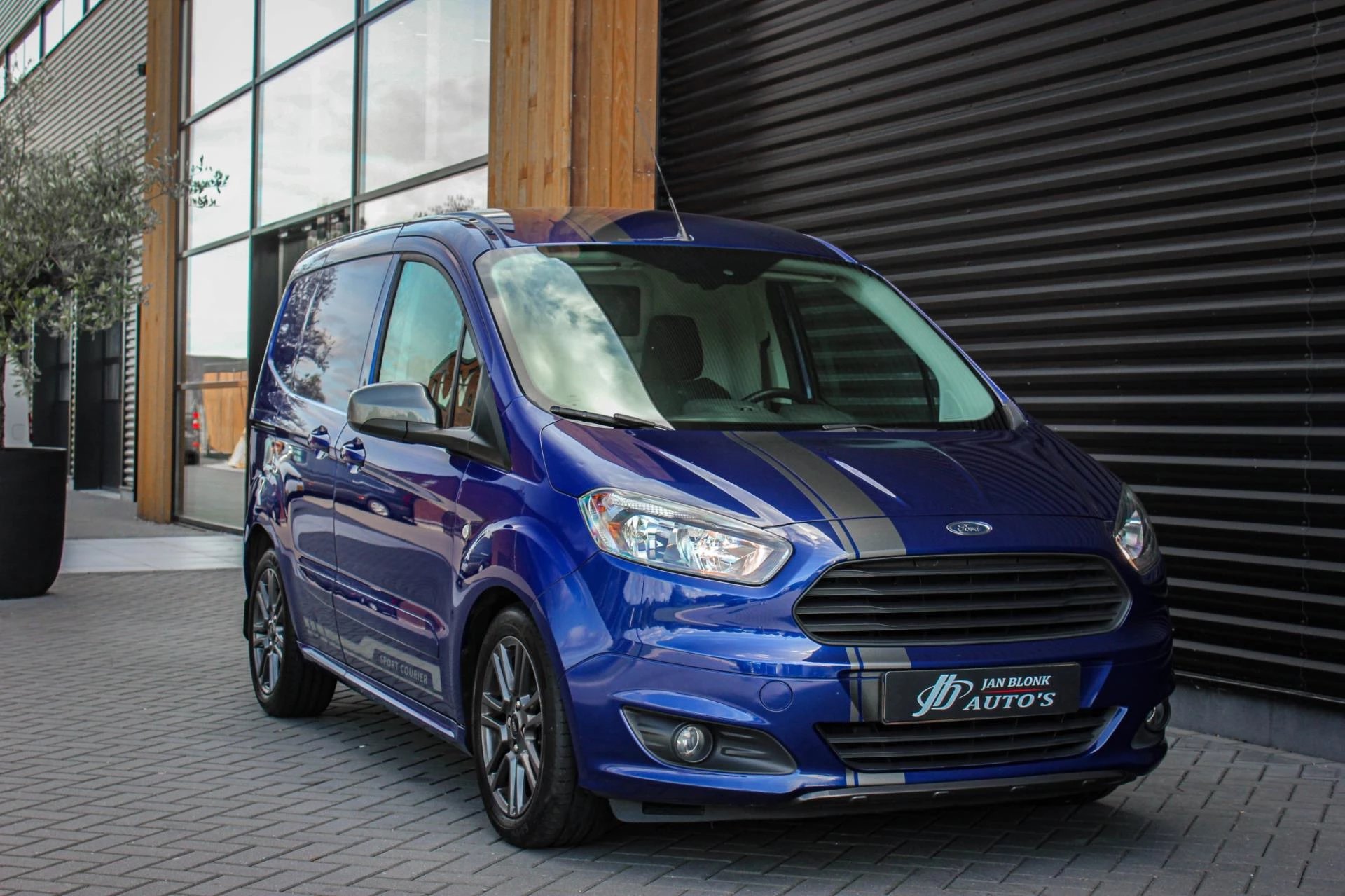 Hoofdafbeelding Ford Transit Courier