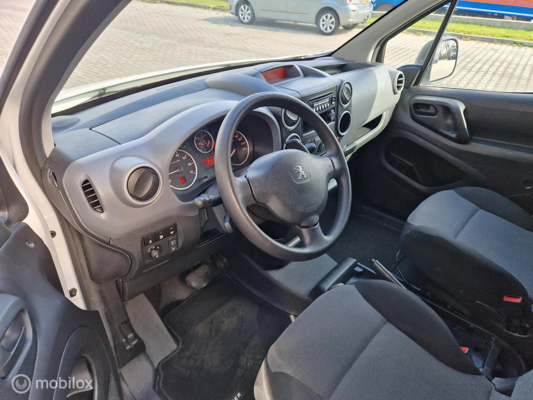 Hoofdafbeelding Peugeot Partner