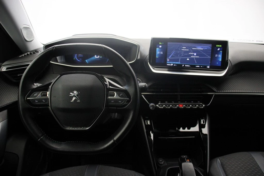 Hoofdafbeelding Peugeot e-2008