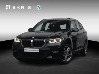 BMW X1 sDrive20i High Executive Edition M Sportpakket / Glazen Panoramadak / Stoelverwarming / Parkeersensoren voor en achter / Head-Up Display / Climate Control / Cruise Control
