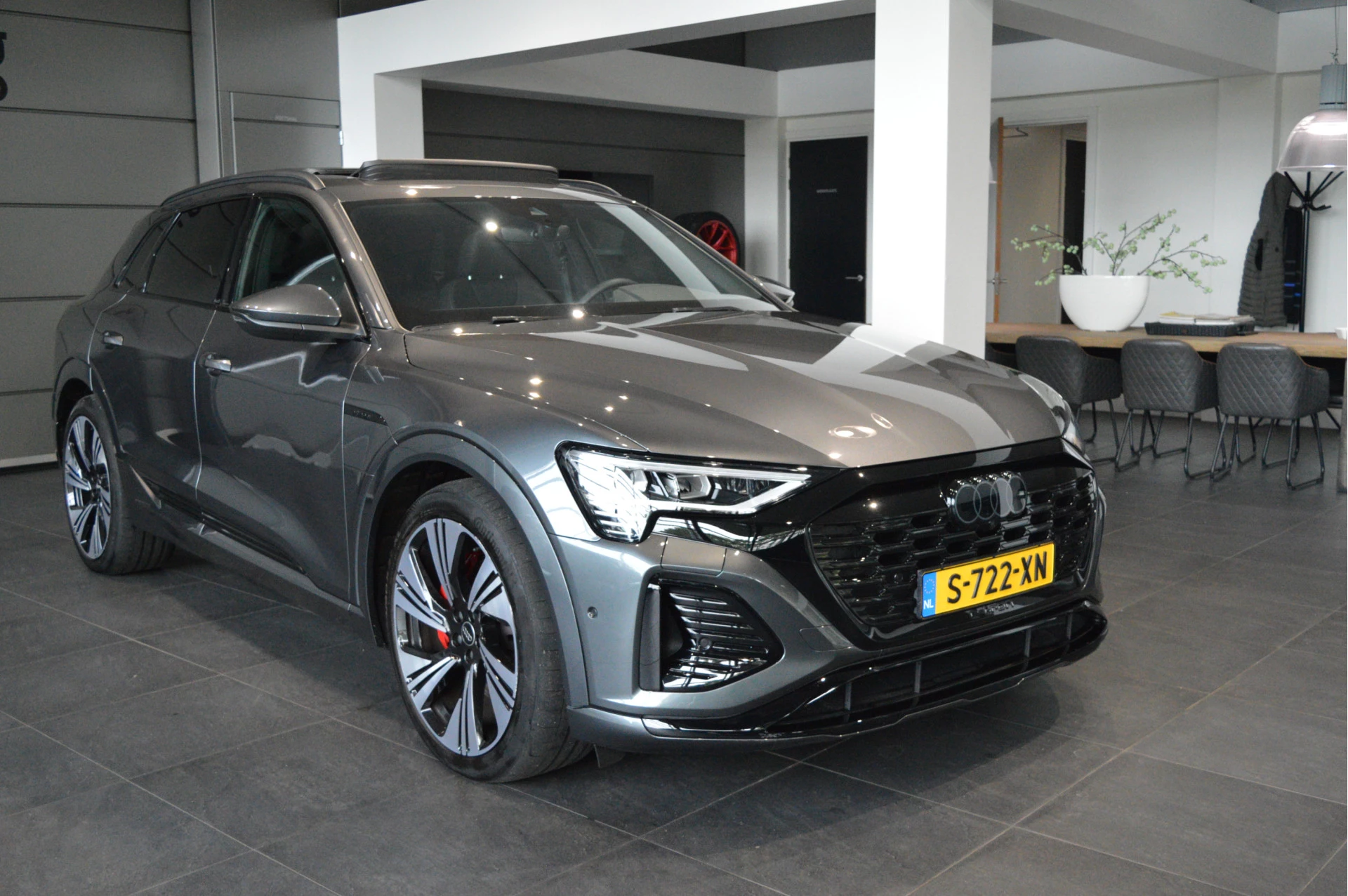 Hoofdafbeelding Audi Q8 e-tron